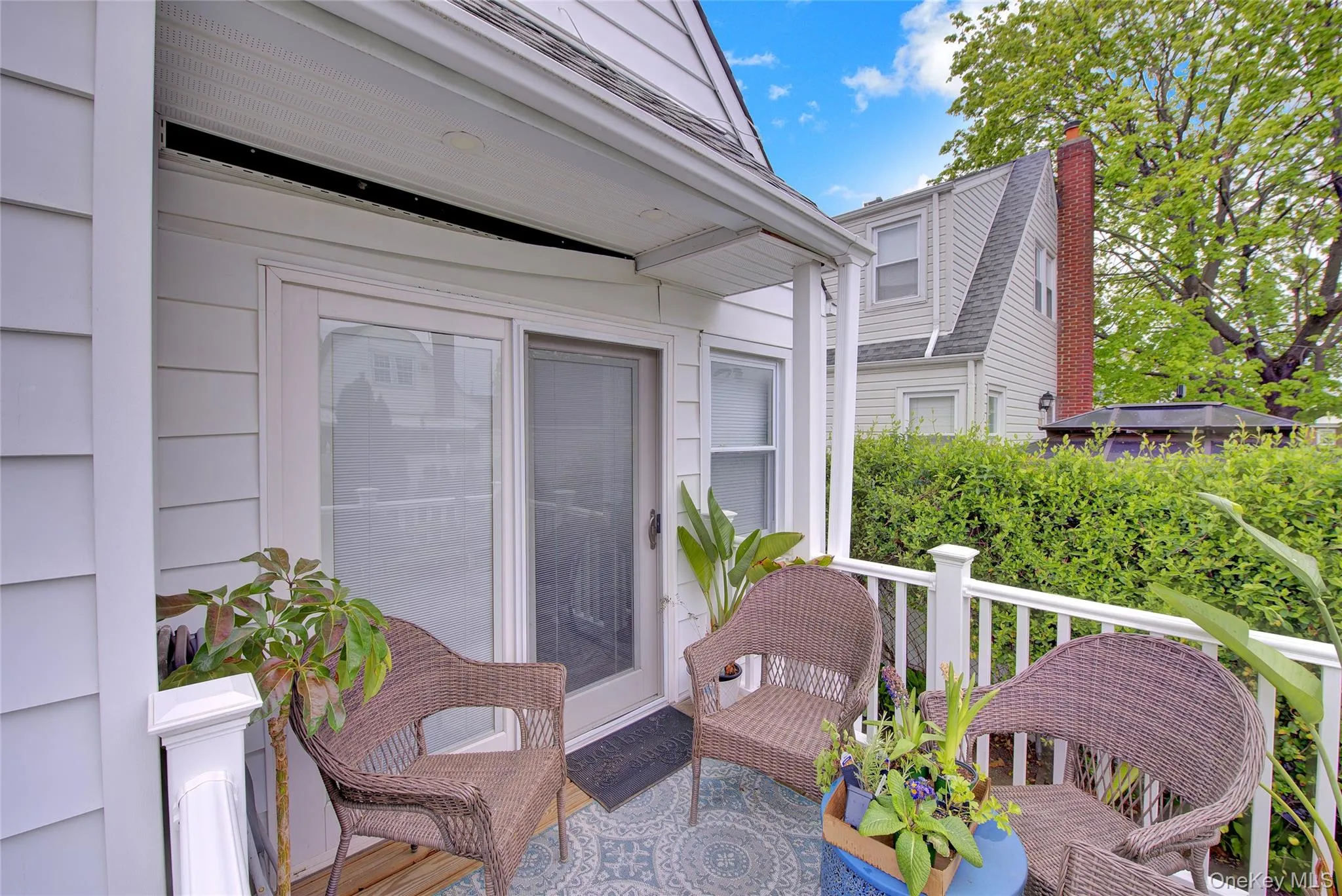 1312 Park Avenue, North Hempstead, NY, 4 Bedrooms Bedrooms, 7 Rooms Rooms,1 BathroomBathrooms,Residential,For Rent,Park,0,KEY986686 1312 Park Avenue, North Hempstead, NY, 4 Bedrooms Bedrooms, 7 Rooms Rooms,1 BathroomBathrooms,Residential,For Rent,Park,0,KEY986686