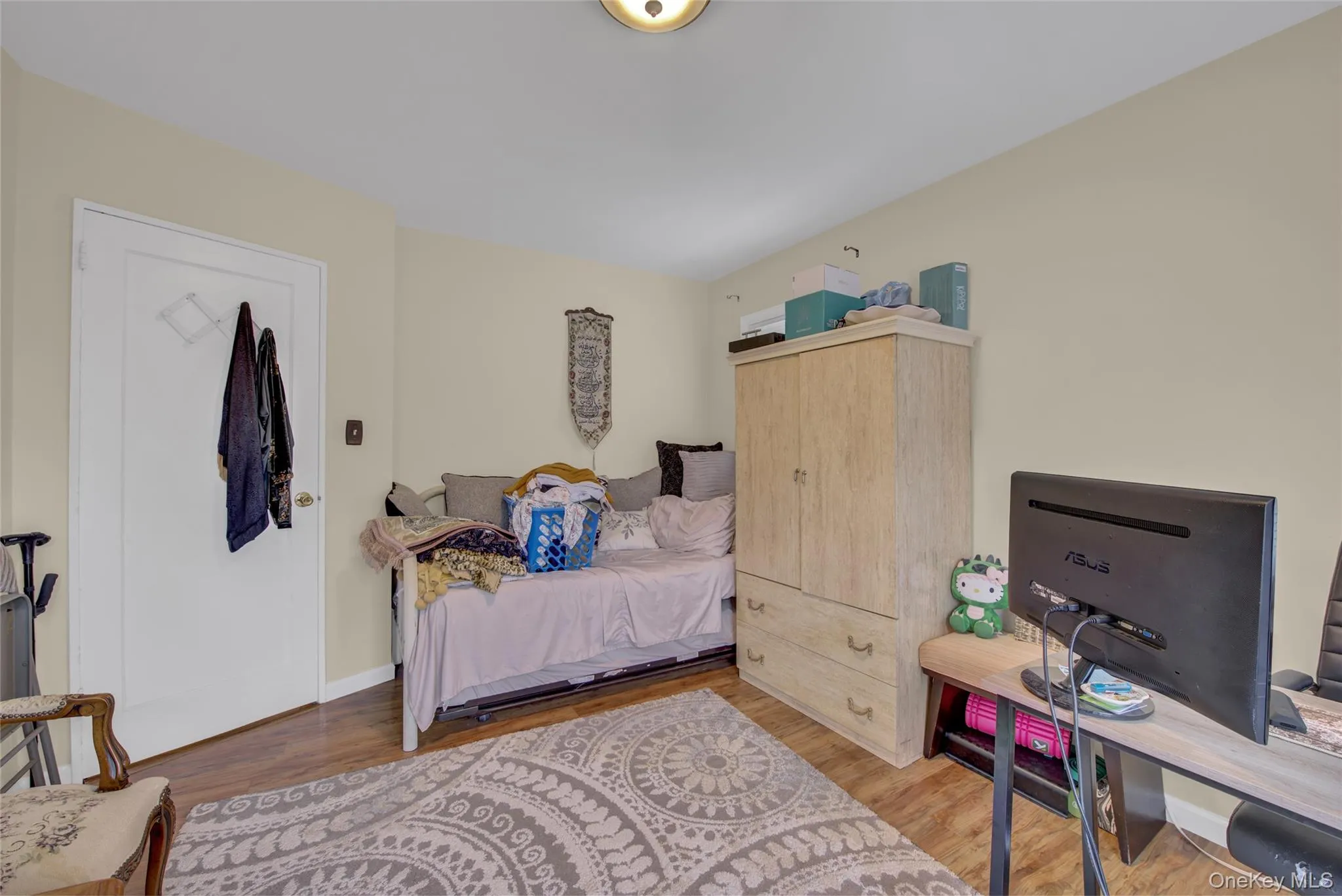 1312 Park Avenue, North Hempstead, NY, 4 Bedrooms Bedrooms, 7 Rooms Rooms,1 BathroomBathrooms,Residential,For Rent,Park,0,KEY986686 1312 Park Avenue, North Hempstead, NY, 4 Bedrooms Bedrooms, 7 Rooms Rooms,1 BathroomBathrooms,Residential,For Rent,Park,0,KEY986686