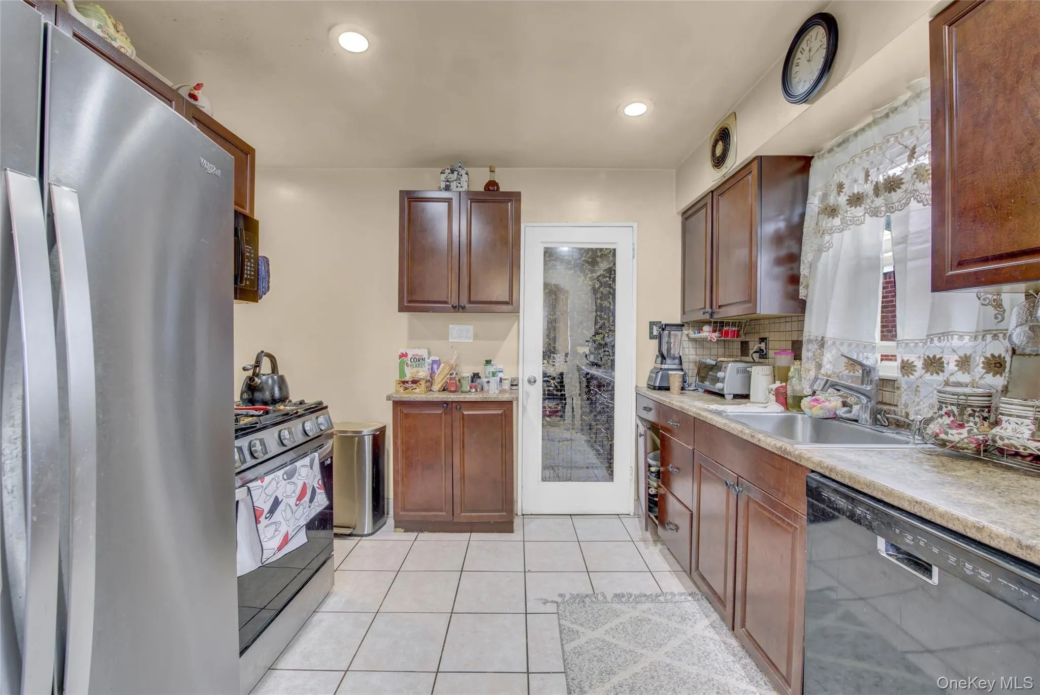 1312 Park Avenue, North Hempstead, NY, 4 Bedrooms Bedrooms, 7 Rooms Rooms,1 BathroomBathrooms,Residential,For Rent,Park,0,KEY986686 1312 Park Avenue, North Hempstead, NY, 4 Bedrooms Bedrooms, 7 Rooms Rooms,1 BathroomBathrooms,Residential,For Rent,Park,0,KEY986686
