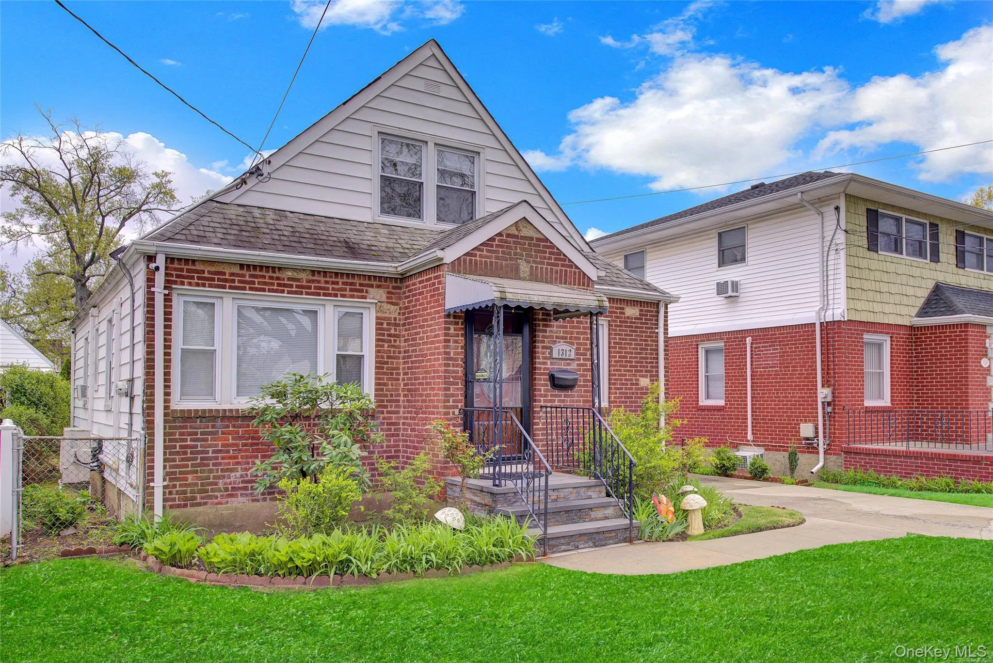1312 Park Avenue, North Hempstead, NY, 4 Bedrooms Bedrooms, 7 Rooms Rooms,1 BathroomBathrooms,Residential,For Rent,Park,0,KEY986686 1312 Park Avenue, North Hempstead, NY, 4 Bedrooms Bedrooms, 7 Rooms Rooms,1 BathroomBathrooms,Residential,For Rent,Park,0,KEY986686