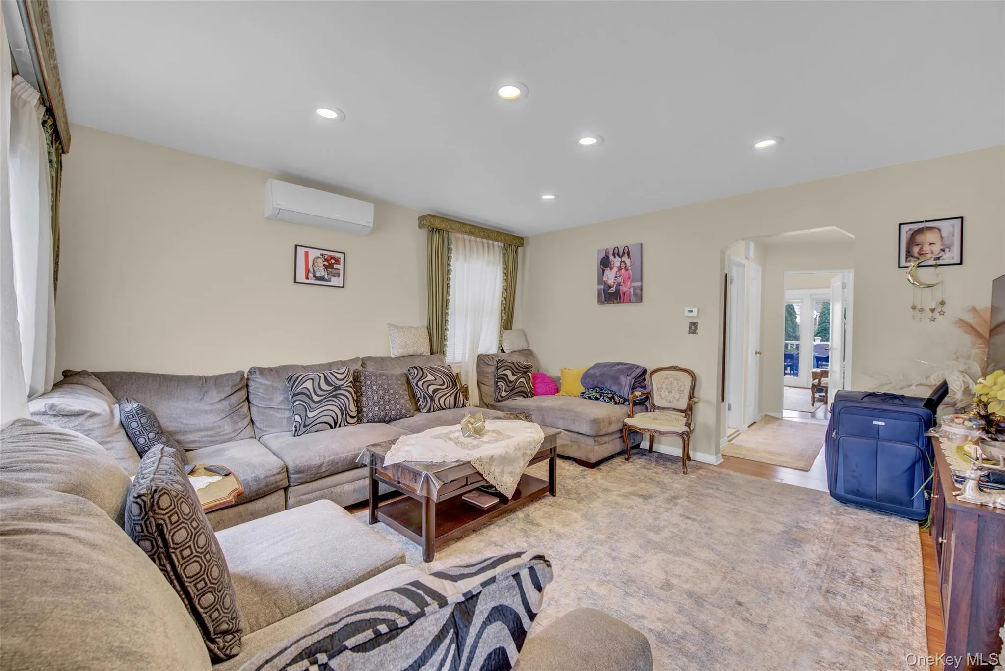 1312 Park Avenue, North Hempstead, NY, 4 Bedrooms Bedrooms, 7 Rooms Rooms,1 BathroomBathrooms,Residential,For Rent,Park,0,KEY986686 1312 Park Avenue, North Hempstead, NY, 4 Bedrooms Bedrooms, 7 Rooms Rooms,1 BathroomBathrooms,Residential,For Rent,Park,0,KEY986686