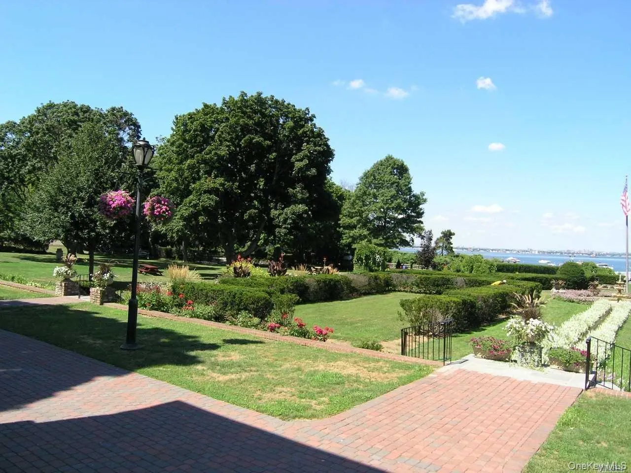 123 Middle Neck Road, North Hempstead, NY, 2 Bedrooms Bedrooms, 5 Rooms Rooms,2 BathroomsBathrooms,Residential Lease,For Rent,Middle Neck,0,986687 123 Middle Neck Road, North Hempstead, NY, 2 Bedrooms Bedrooms, 5 Rooms Rooms,2 BathroomsBathrooms,Residential Lease,For Rent,Middle Neck,0,986687