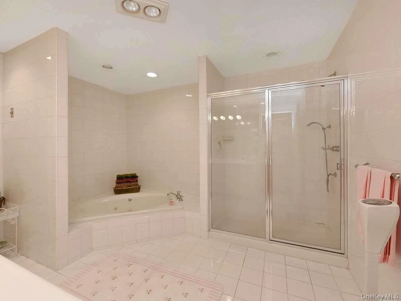 123 Middle Neck Road, North Hempstead, NY, 2 Bedrooms Bedrooms, 5 Rooms Rooms,2 BathroomsBathrooms,Residential Lease,For Rent,Middle Neck,0,986687 123 Middle Neck Road, North Hempstead, NY, 2 Bedrooms Bedrooms, 5 Rooms Rooms,2 BathroomsBathrooms,Residential Lease,For Rent,Middle Neck,0,986687