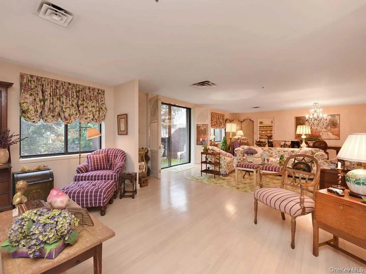 123 Middle Neck Road, North Hempstead, NY, 2 Bedrooms Bedrooms, 5 Rooms Rooms,2 BathroomsBathrooms,Residential Lease,For Rent,Middle Neck,0,986687 123 Middle Neck Road, North Hempstead, NY, 2 Bedrooms Bedrooms, 5 Rooms Rooms,2 BathroomsBathrooms,Residential Lease,For Rent,Middle Neck,0,986687