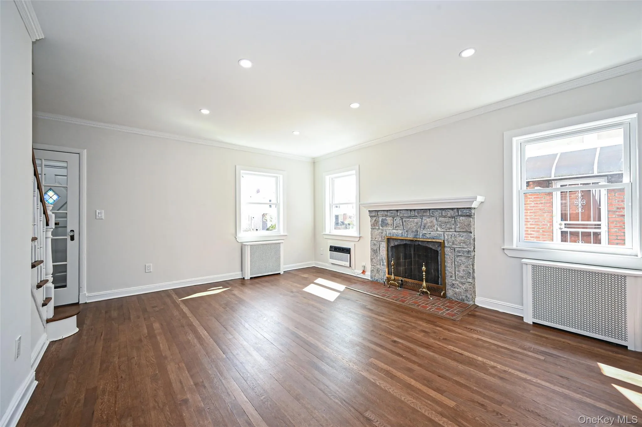 73-36 196th Street, New York, NY, 4 Bedrooms Bedrooms, 10 Rooms Rooms,1 BathroomBathrooms,Residential Sale,For Rent,196th,0,986694 73-36 196th Street, New York, NY, 4 Bedrooms Bedrooms, 10 Rooms Rooms,1 BathroomBathrooms,Residential Sale,For Rent,196th,0,986694