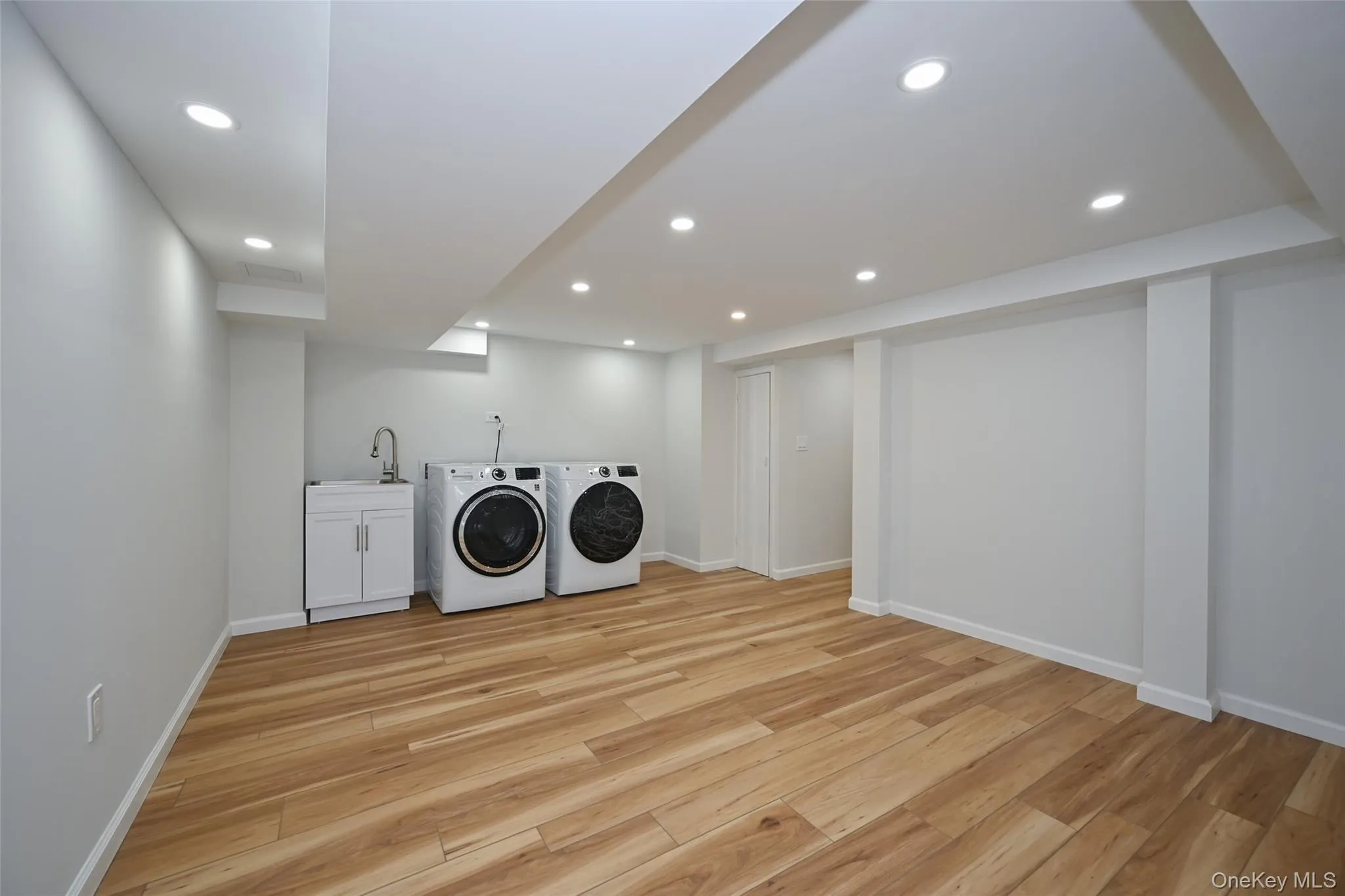 73-36 196th Street, New York, NY, 4 Bedrooms Bedrooms, 10 Rooms Rooms,1 BathroomBathrooms,Residential Sale,For Rent,196th,0,986694 73-36 196th Street, New York, NY, 4 Bedrooms Bedrooms, 10 Rooms Rooms,1 BathroomBathrooms,Residential Sale,For Rent,196th,0,986694