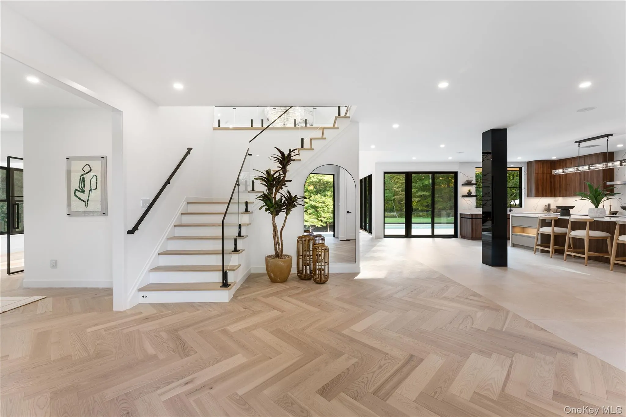 Foyer, open floor plan Foyer, open floor plan