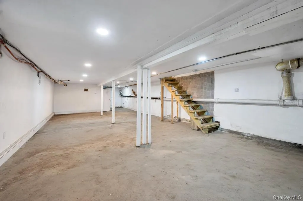 107-24 Springfield Boulevard, New York, NY, ,Commercial Lease,For Rent,Springfield,0,986726 107-24 Springfield Boulevard, New York, NY, ,Commercial Lease,For Rent,Springfield,0,986726