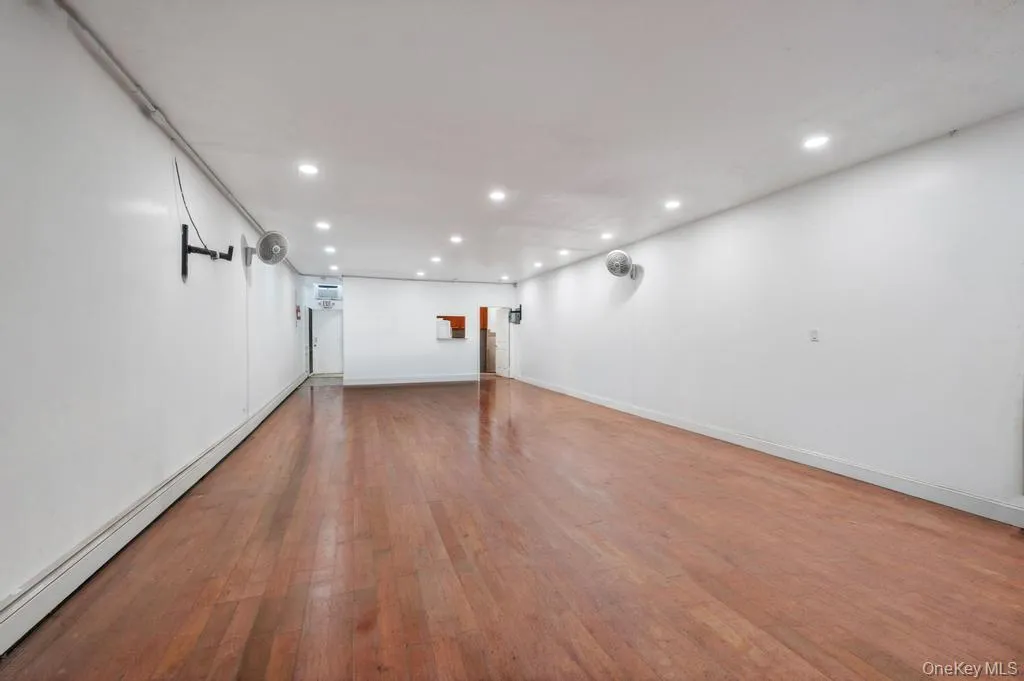 107-24 Springfield Boulevard, New York, NY, ,Commercial Lease,For Rent,Springfield,0,986726 107-24 Springfield Boulevard, New York, NY, ,Commercial Lease,For Rent,Springfield,0,986726