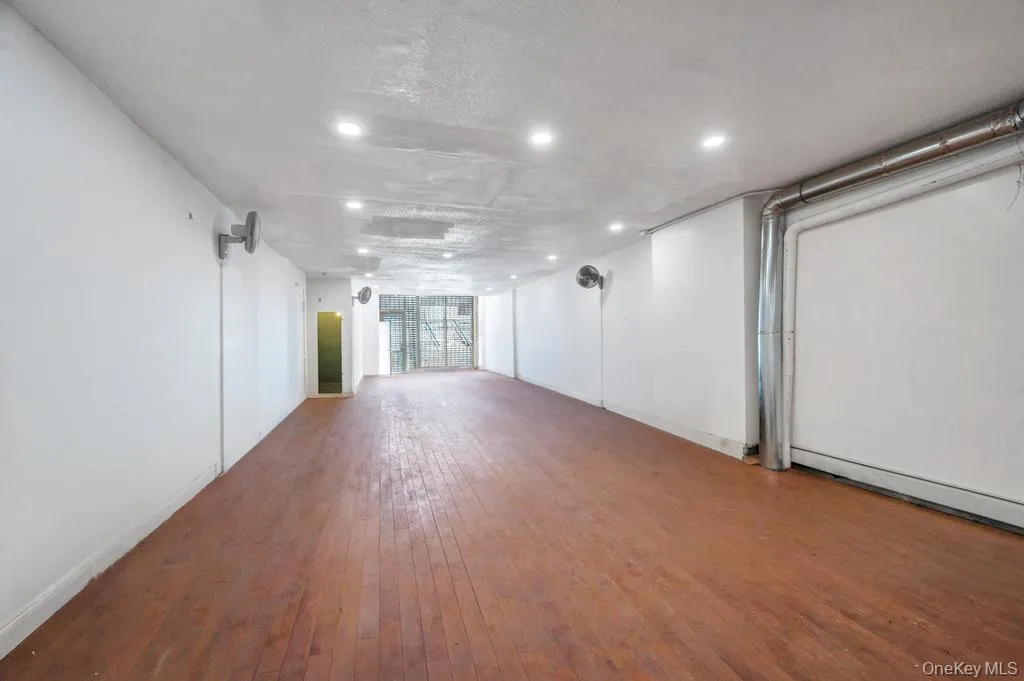 107-24 Springfield Boulevard, New York, NY, ,Commercial Lease,For Rent,Springfield,0,986726 107-24 Springfield Boulevard, New York, NY, ,Commercial Lease,For Rent,Springfield,0,986726