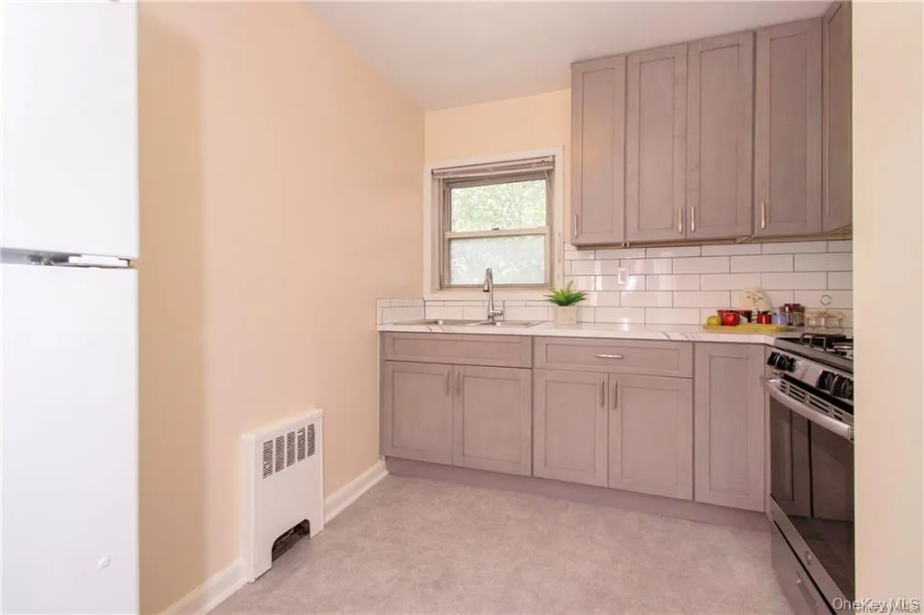 330 Broadway, Greenburgh, NY, 1 Bedroom Bedrooms, 3 Rooms Rooms,1 BathroomBathrooms,Residential Lease,For Rent,Broadway,0,986733 330 Broadway, Greenburgh, NY, 1 Bedroom Bedrooms, 3 Rooms Rooms,1 BathroomBathrooms,Residential Lease,For Rent,Broadway,0,986733