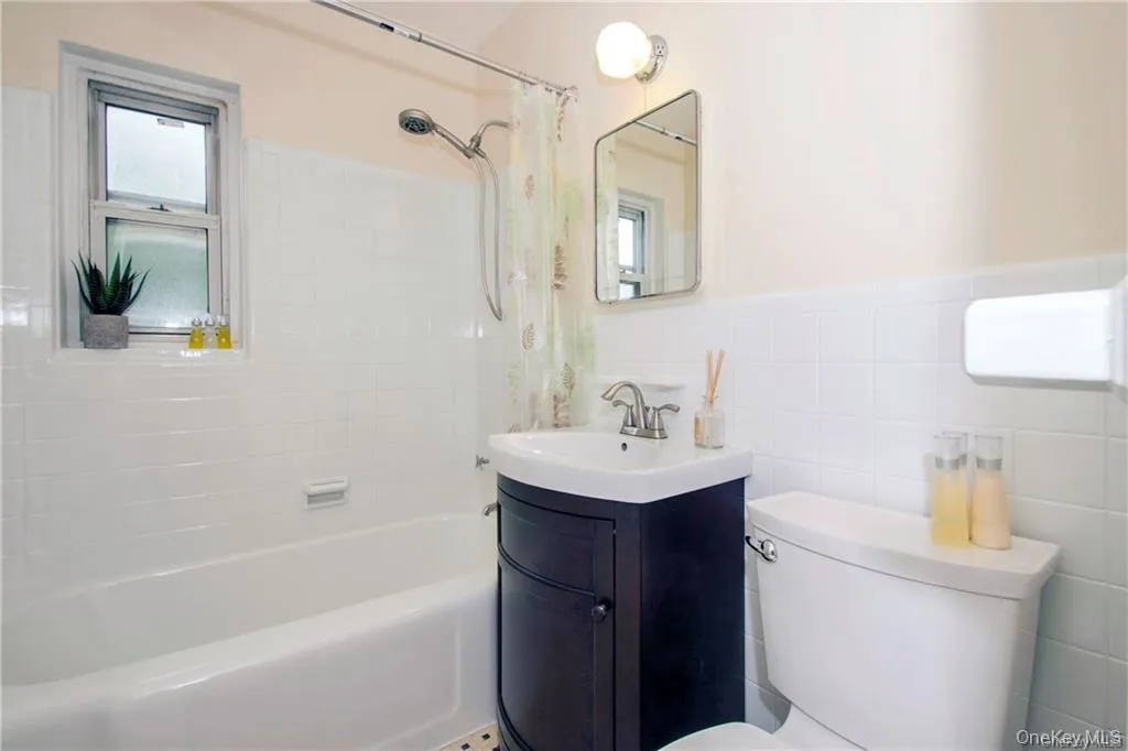 330 Broadway, Greenburgh, NY, 1 Bedroom Bedrooms, 3 Rooms Rooms,1 BathroomBathrooms,Residential Lease,For Rent,Broadway,0,986733 330 Broadway, Greenburgh, NY, 1 Bedroom Bedrooms, 3 Rooms Rooms,1 BathroomBathrooms,Residential Lease,For Rent,Broadway,0,986733