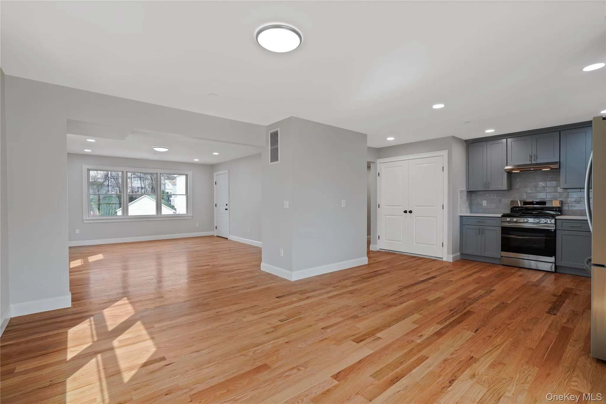 Dining area with seamless access to kitchen. Dining area with seamless access to kitchen.