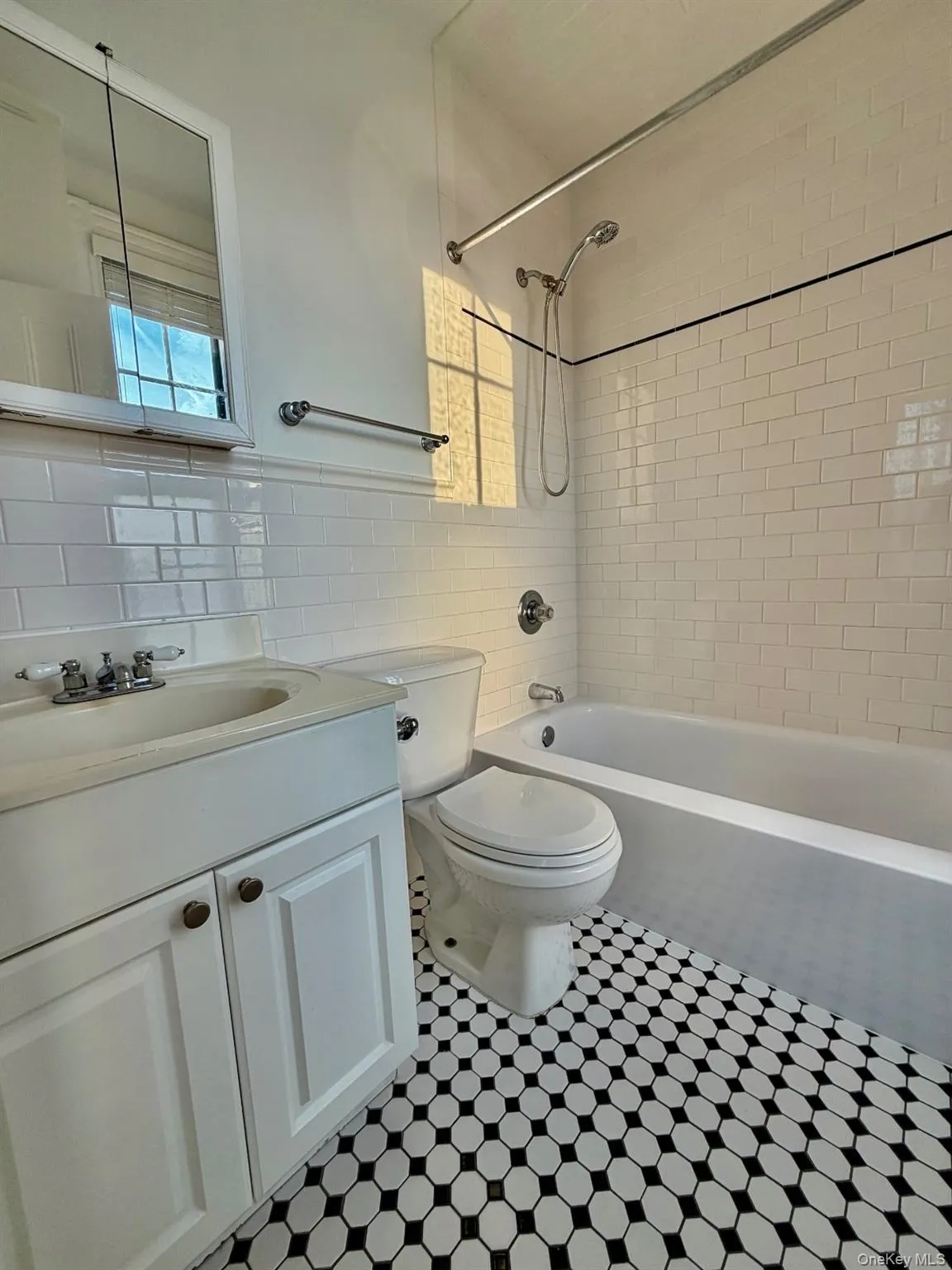 225 Broadway, Mount Pleasant, NY, 2 Bedrooms Bedrooms, 6 Rooms Rooms,1 BathroomBathrooms,Residential Lease,For Rent,Broadway,0,986762 225 Broadway, Mount Pleasant, NY, 2 Bedrooms Bedrooms, 6 Rooms Rooms,1 BathroomBathrooms,Residential Lease,For Rent,Broadway,0,986762