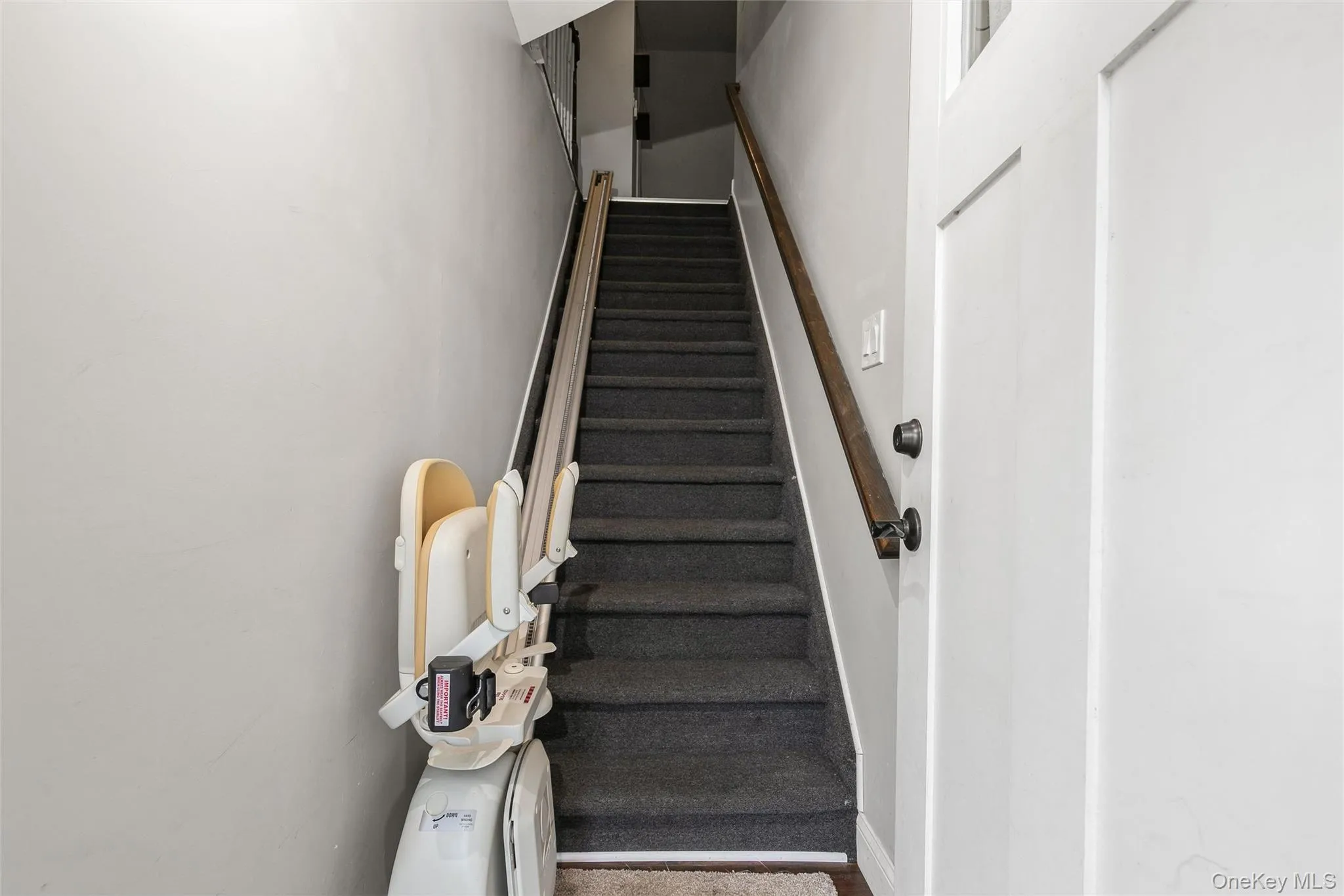 39 Bay Shore Avenue, Islip, NY, 1 Bedroom Bedrooms, 4 Rooms Rooms,1 BathroomBathrooms,Residential Lease,For Rent,Bay Shore,0,986796 39 Bay Shore Avenue, Islip, NY, 1 Bedroom Bedrooms, 4 Rooms Rooms,1 BathroomBathrooms,Residential Lease,For Rent,Bay Shore,0,986796