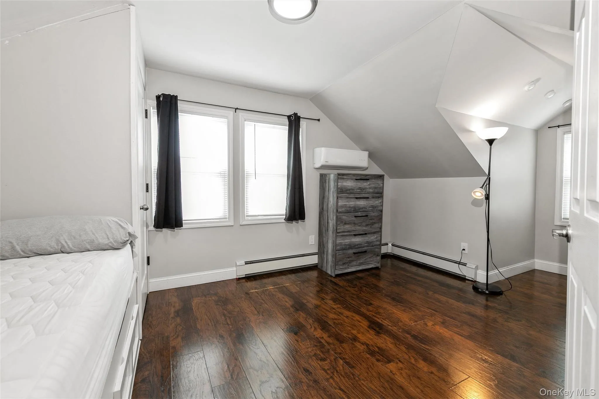 39 Bay Shore Avenue, Islip, NY, 1 Bedroom Bedrooms, 4 Rooms Rooms,1 BathroomBathrooms,Residential Lease,For Rent,Bay Shore,0,986796 39 Bay Shore Avenue, Islip, NY, 1 Bedroom Bedrooms, 4 Rooms Rooms,1 BathroomBathrooms,Residential Lease,For Rent,Bay Shore,0,986796