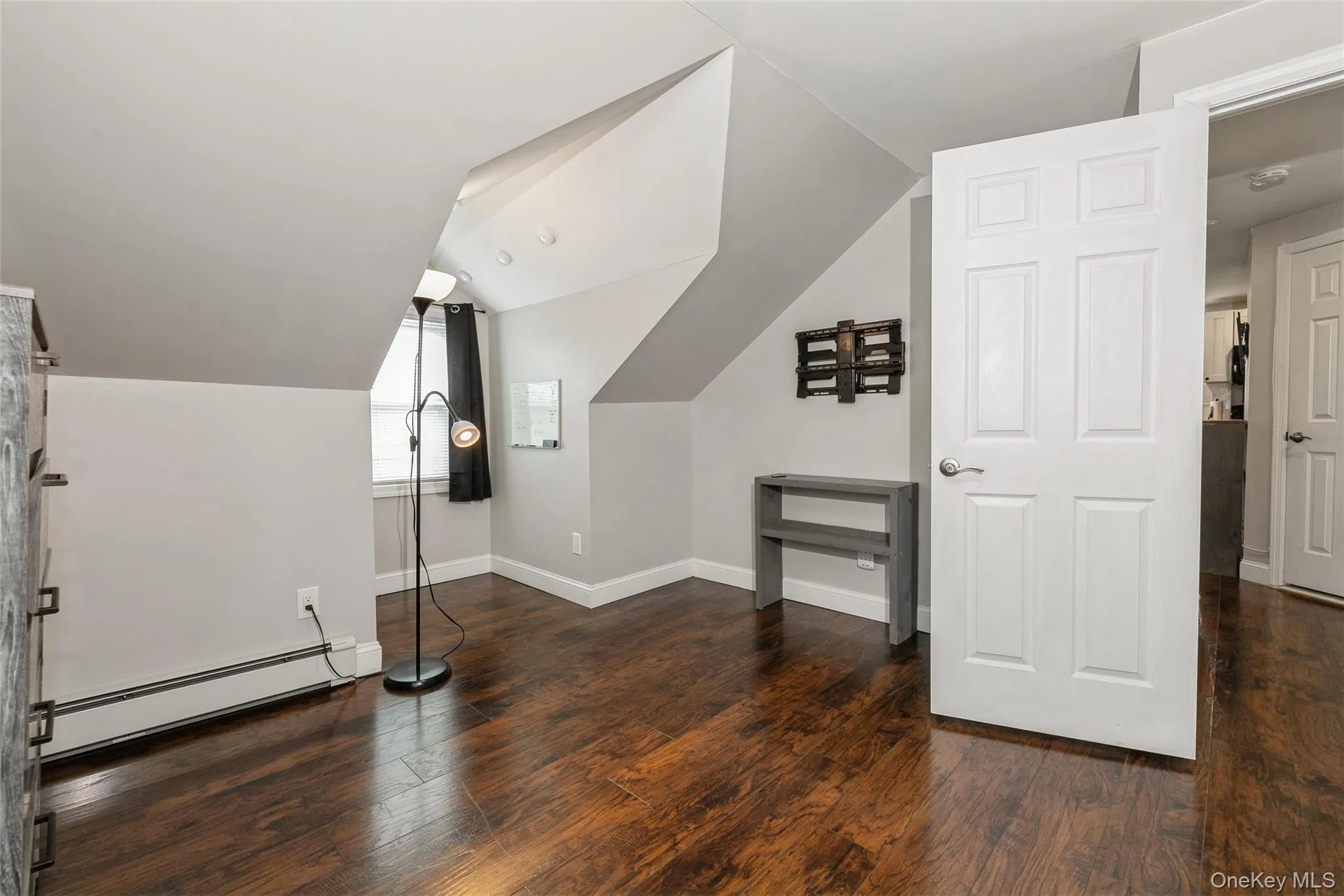 39 Bay Shore Avenue, Islip, NY, 1 Bedroom Bedrooms, 4 Rooms Rooms,1 BathroomBathrooms,Residential Lease,For Rent,Bay Shore,0,986796 39 Bay Shore Avenue, Islip, NY, 1 Bedroom Bedrooms, 4 Rooms Rooms,1 BathroomBathrooms,Residential Lease,For Rent,Bay Shore,0,986796