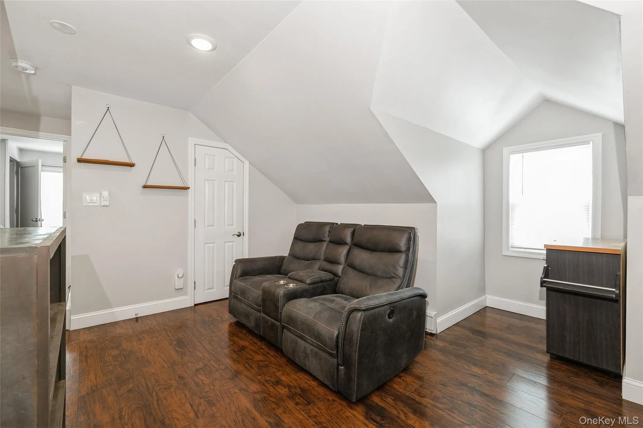 39 Bay Shore Avenue, Islip, NY, 1 Bedroom Bedrooms, 4 Rooms Rooms,1 BathroomBathrooms,Residential Lease,For Rent,Bay Shore,0,986796 39 Bay Shore Avenue, Islip, NY, 1 Bedroom Bedrooms, 4 Rooms Rooms,1 BathroomBathrooms,Residential Lease,For Rent,Bay Shore,0,986796