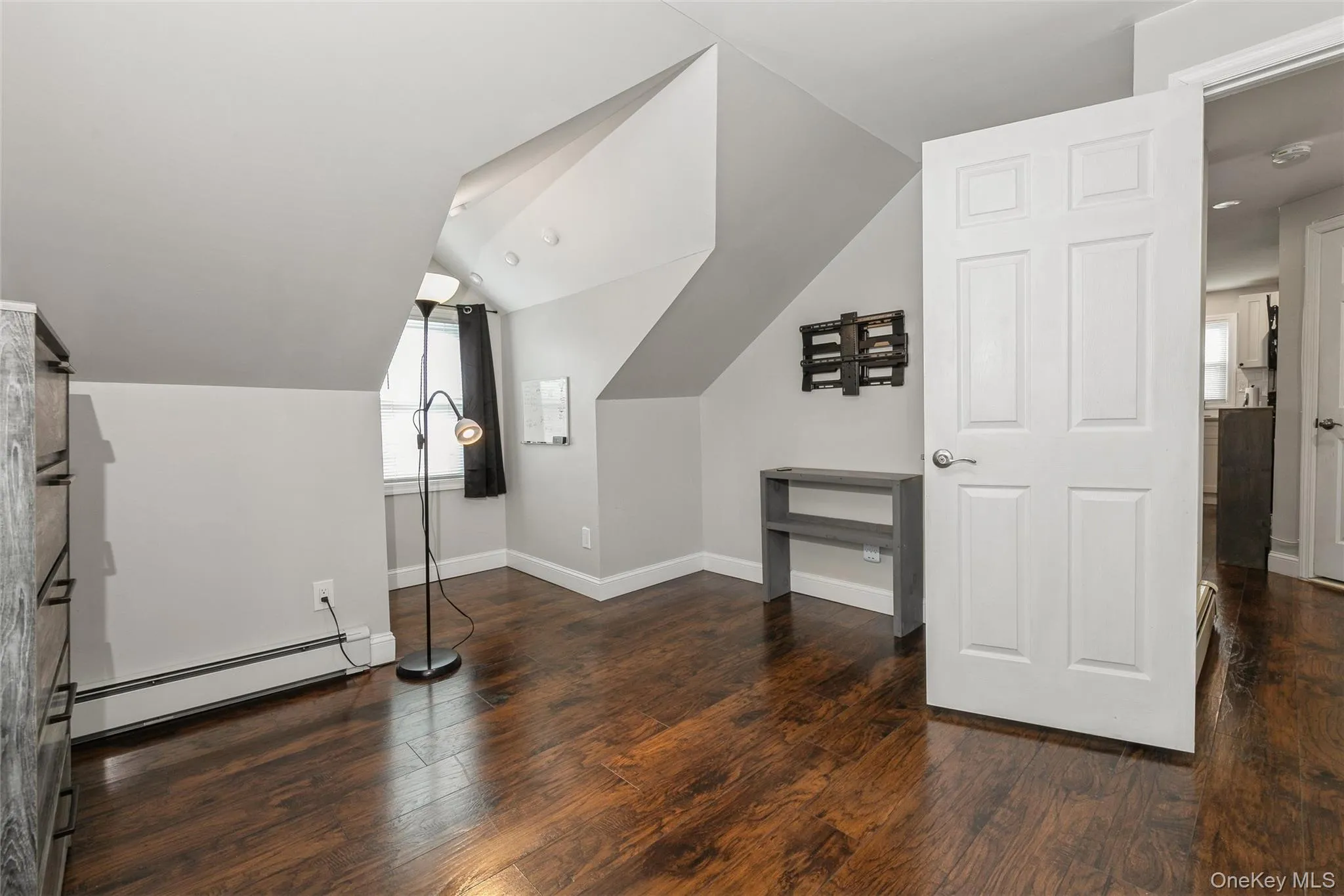 39 Bay Shore Avenue, Islip, NY, 1 Bedroom Bedrooms, 4 Rooms Rooms,1 BathroomBathrooms,Residential Lease,For Rent,Bay Shore,0,986796 39 Bay Shore Avenue, Islip, NY, 1 Bedroom Bedrooms, 4 Rooms Rooms,1 BathroomBathrooms,Residential Lease,For Rent,Bay Shore,0,986796