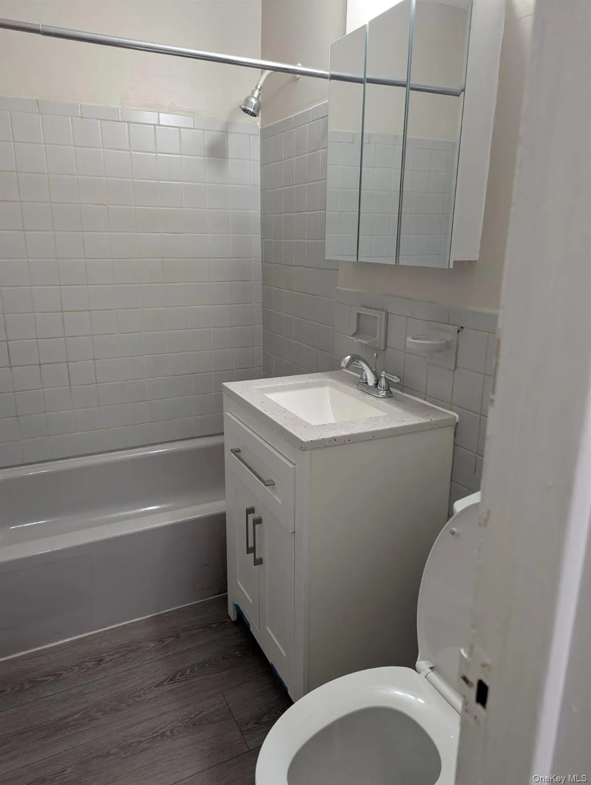 1 Hemlock Drive, Islip, NY, 2 Bedrooms Bedrooms, 5 Rooms Rooms,1 BathroomBathrooms,Residential Lease,For Rent,Hemlock,0,986806 1 Hemlock Drive, Islip, NY, 2 Bedrooms Bedrooms, 5 Rooms Rooms,1 BathroomBathrooms,Residential Lease,For Rent,Hemlock,0,986806