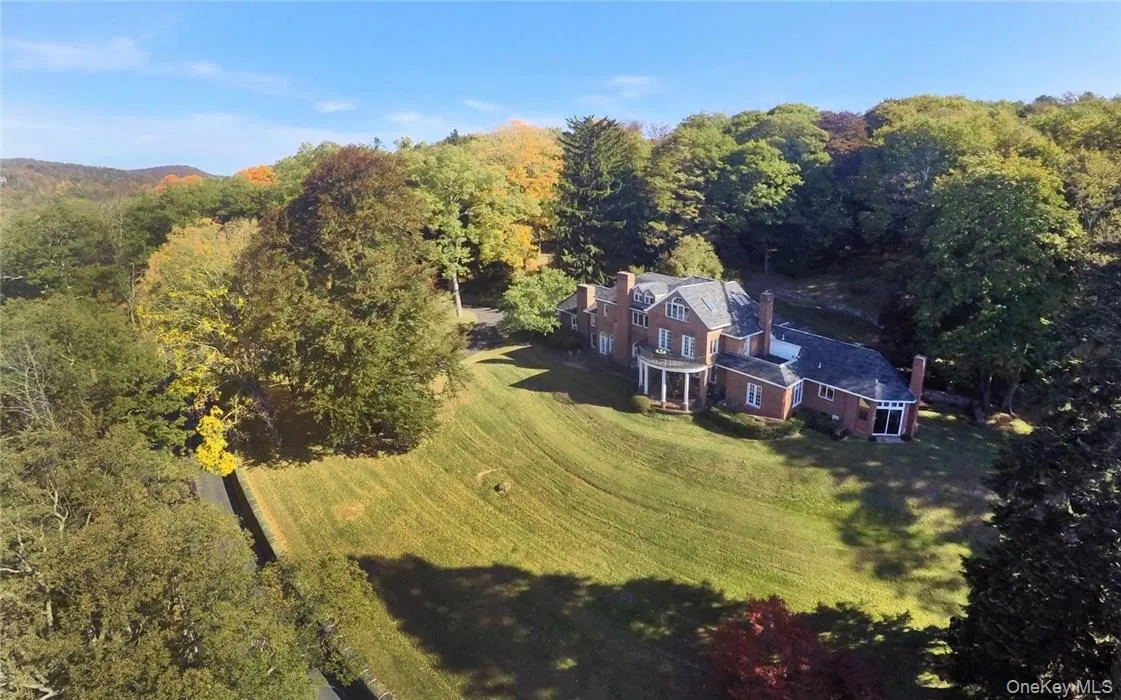 View of the 6.3 acres, historic stone walls and walking paths View of the 6.3 acres, historic stone walls and walking paths