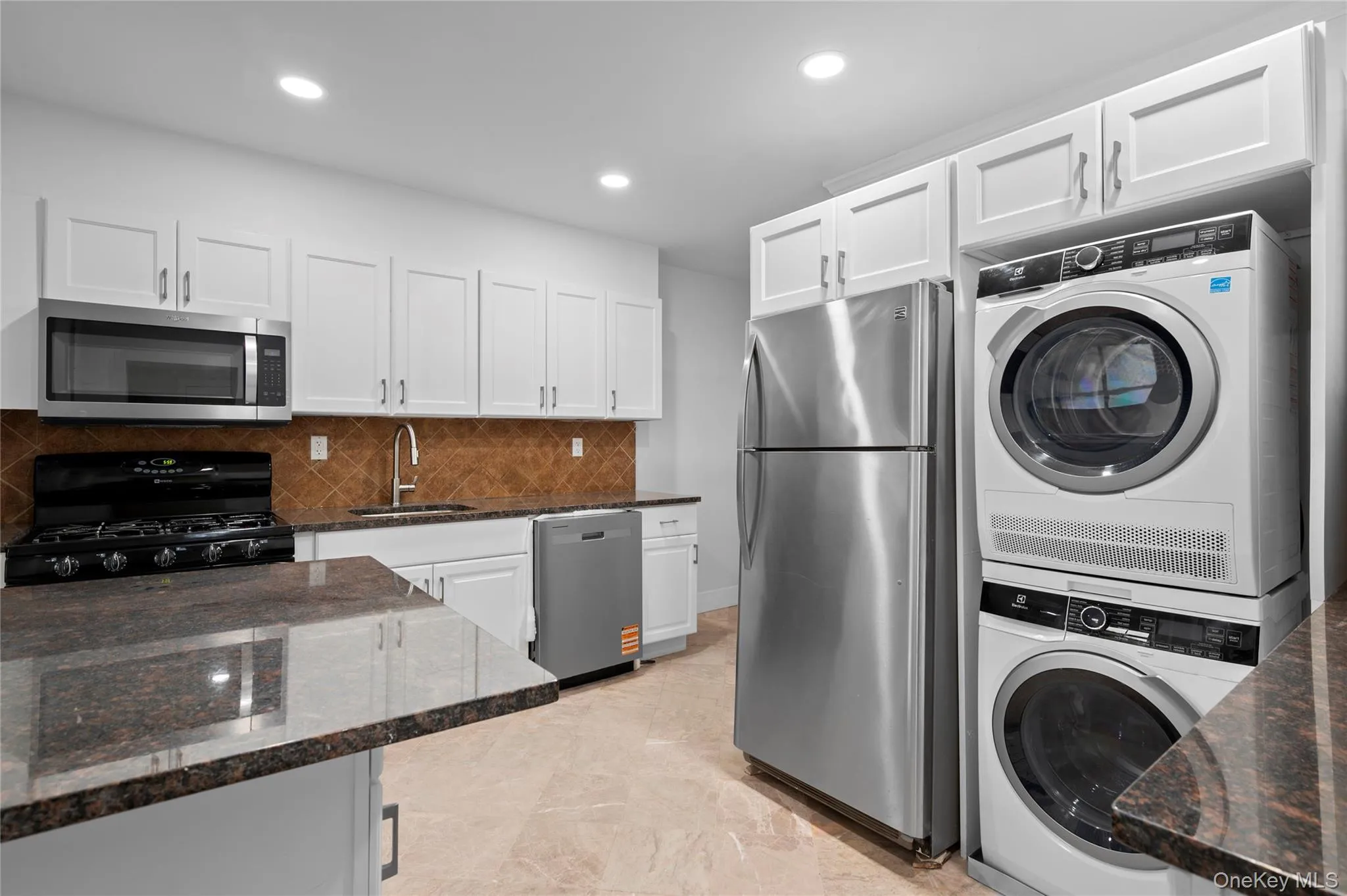 20 Overhill Place, Yonkers, NY, 2 Bedrooms Bedrooms, 4 Rooms Rooms,1 BathroomBathrooms,Residential Lease,For Rent,Overhill,0,986816 20 Overhill Place, Yonkers, NY, 2 Bedrooms Bedrooms, 4 Rooms Rooms,1 BathroomBathrooms,Residential Lease,For Rent,Overhill,0,986816