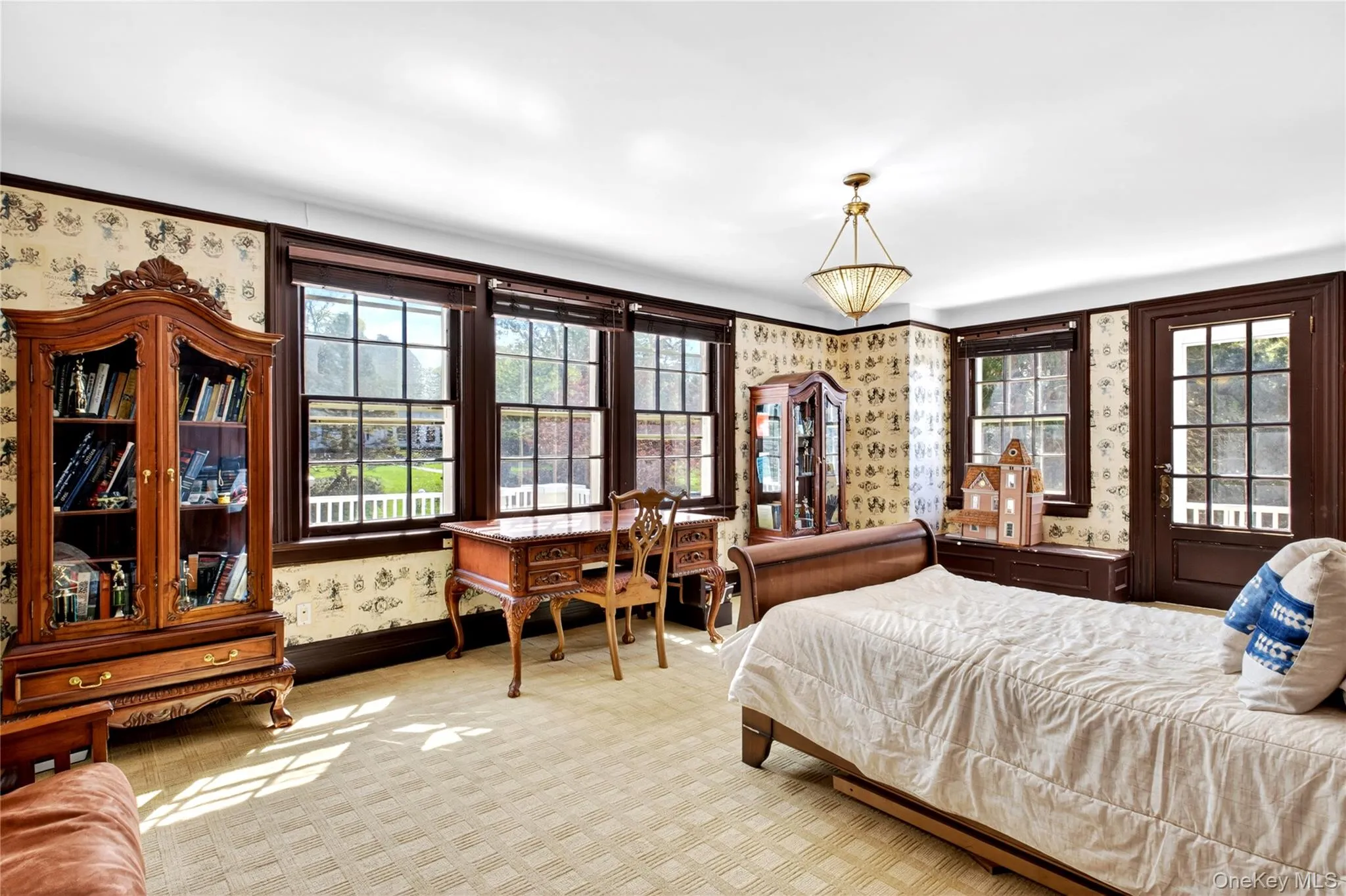 25 West Drive, North Hempstead, NY, 7 Bedrooms Bedrooms, 19 Rooms Rooms,4 BathroomsBathrooms,Residential,For Rent,West,0,986838 25 West Drive, North Hempstead, NY, 7 Bedrooms Bedrooms, 19 Rooms Rooms,4 BathroomsBathrooms,Residential,For Rent,West,0,986838