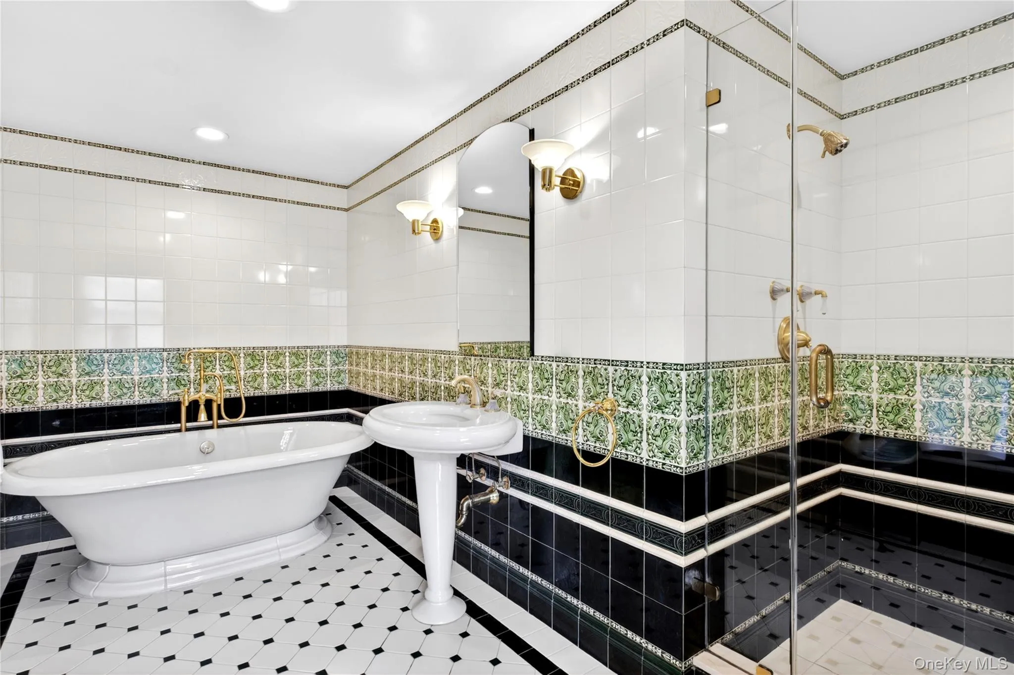 25 West Drive, North Hempstead, NY, 7 Bedrooms Bedrooms, 19 Rooms Rooms,4 BathroomsBathrooms,Residential,For Rent,West,0,986838 25 West Drive, North Hempstead, NY, 7 Bedrooms Bedrooms, 19 Rooms Rooms,4 BathroomsBathrooms,Residential,For Rent,West,0,986838