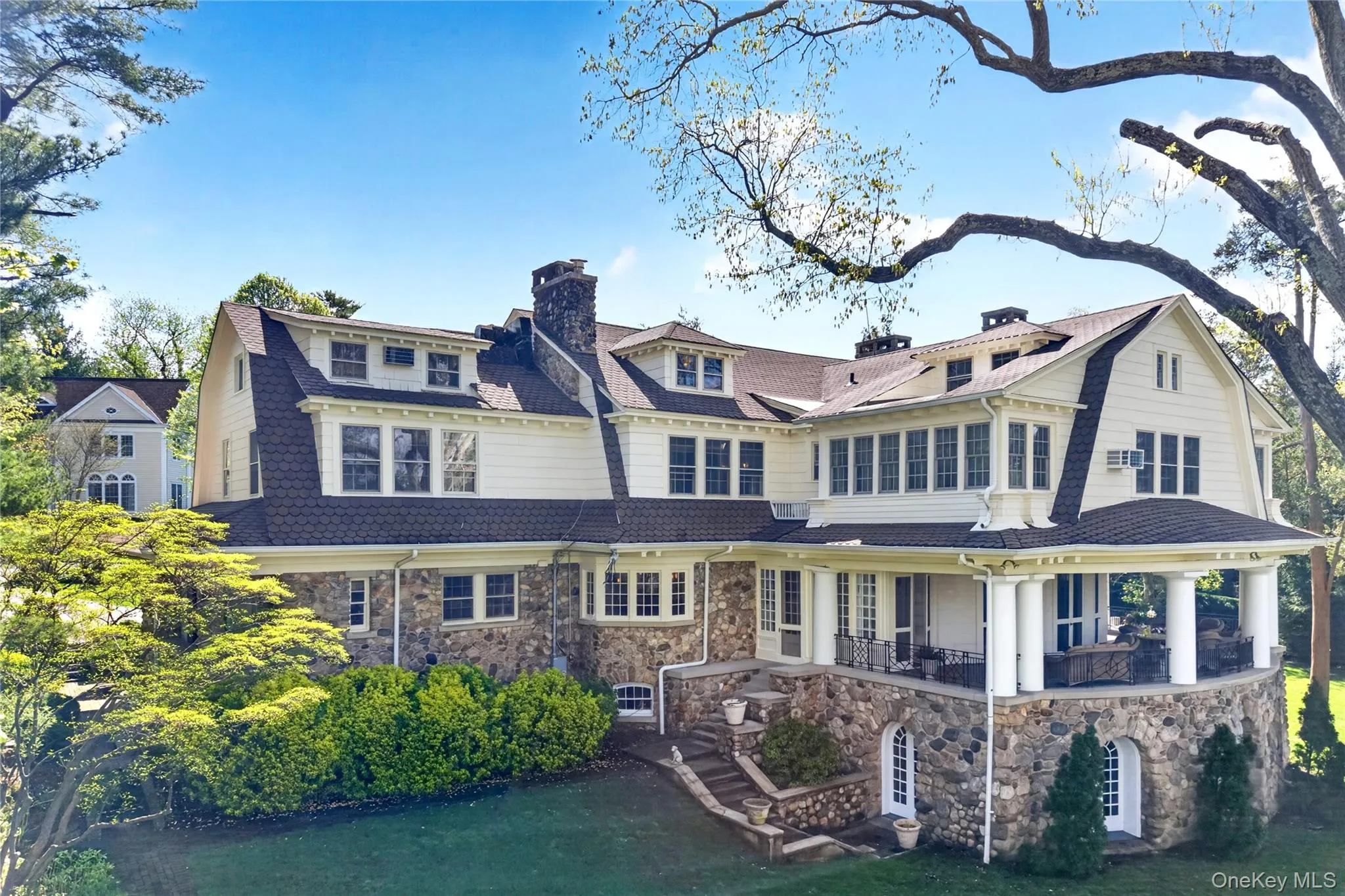 25 West Drive, North Hempstead, NY, 7 Bedrooms Bedrooms, 19 Rooms Rooms,4 BathroomsBathrooms,Residential,For Rent,West,0,986838 25 West Drive, North Hempstead, NY, 7 Bedrooms Bedrooms, 19 Rooms Rooms,4 BathroomsBathrooms,Residential,For Rent,West,0,986838