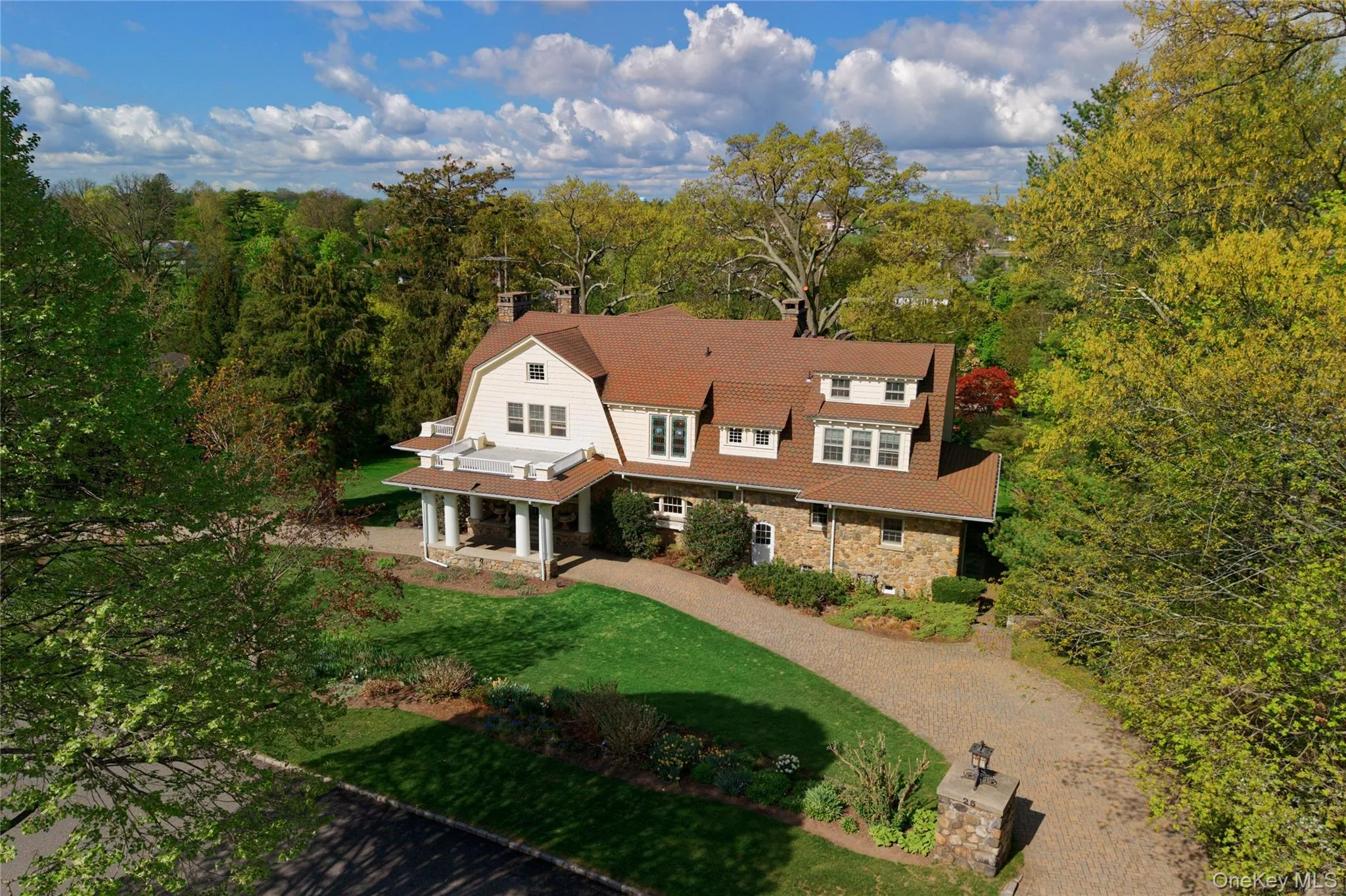 25 West Drive, North Hempstead, NY, 7 Bedrooms Bedrooms, 19 Rooms Rooms,4 BathroomsBathrooms,Residential,For Rent,West,0,986838 25 West Drive, North Hempstead, NY, 7 Bedrooms Bedrooms, 19 Rooms Rooms,4 BathroomsBathrooms,Residential,For Rent,West,0,986838