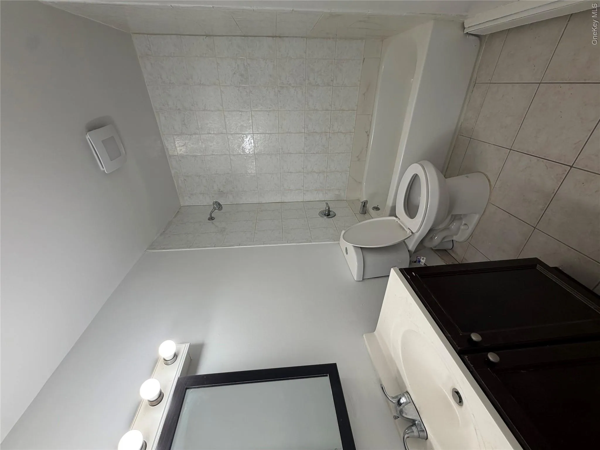 629 Wellwood Avenue, Babylon, NY, 1 Bedroom Bedrooms, 4 Rooms Rooms,1 BathroomBathrooms,Residential Lease,For Rent,Wellwood,0,986842 629 Wellwood Avenue, Babylon, NY, 1 Bedroom Bedrooms, 4 Rooms Rooms,1 BathroomBathrooms,Residential Lease,For Rent,Wellwood,0,986842