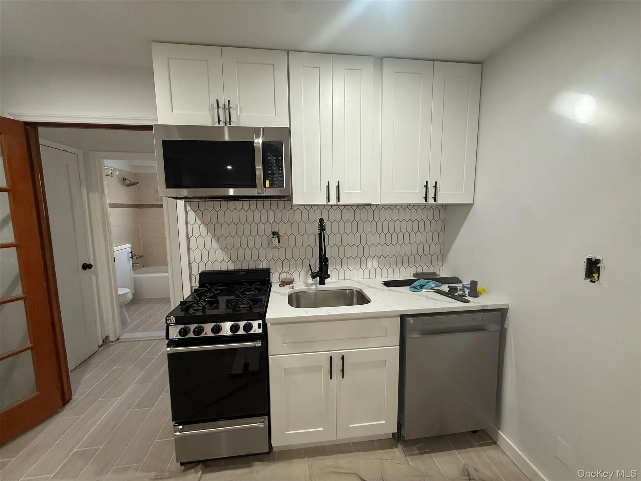 750 East Broadway, Long Beach, NY, 2 Rooms Rooms,1 BathroomBathrooms,Residential Lease,For Rent,East Broadway,0,986854 750 East Broadway, Long Beach, NY, 2 Rooms Rooms,1 BathroomBathrooms,Residential Lease,For Rent,East Broadway,0,986854