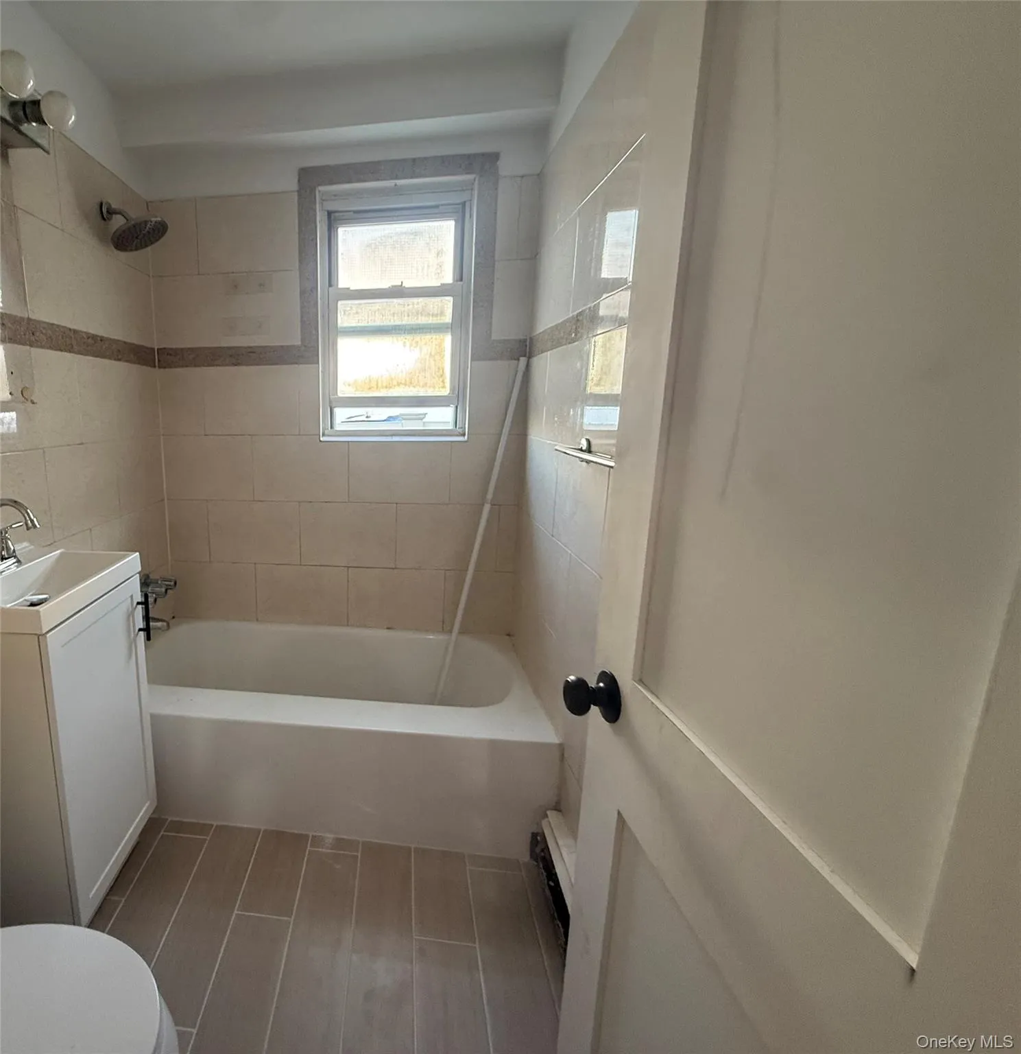 750 East Broadway, Long Beach, NY, 2 Rooms Rooms,1 BathroomBathrooms,Residential Lease,For Rent,East Broadway,0,986854 750 East Broadway, Long Beach, NY, 2 Rooms Rooms,1 BathroomBathrooms,Residential Lease,For Rent,East Broadway,0,986854