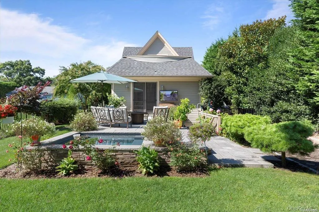 48 Jessup Avenue, Southampton, NY, 3 Bedrooms Bedrooms, 8 Rooms Rooms,3 BathroomsBathrooms,Residential Lease,For Rent,Jessup,0,986861 48 Jessup Avenue, Southampton, NY, 3 Bedrooms Bedrooms, 8 Rooms Rooms,3 BathroomsBathrooms,Residential Lease,For Rent,Jessup,0,986861