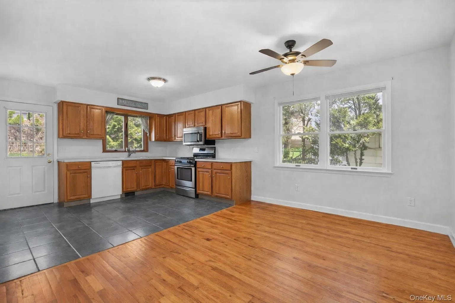 21 Division Street, Greenwich, CT, 4 Bedrooms Bedrooms, 14 Rooms Rooms,2 BathroomsBathrooms,Residential,For Rent,Division,0,986862 21 Division Street, Greenwich, CT, 4 Bedrooms Bedrooms, 14 Rooms Rooms,2 BathroomsBathrooms,Residential,For Rent,Division,0,986862