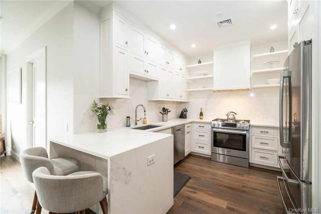 100 Main Street, Eastchester, NY, 3 Bedrooms Bedrooms, 6 Rooms Rooms,2 BathroomsBathrooms,Residential Lease,For Rent,Main,0,986877 100 Main Street, Eastchester, NY, 3 Bedrooms Bedrooms, 6 Rooms Rooms,2 BathroomsBathrooms,Residential Lease,For Rent,Main,0,986877