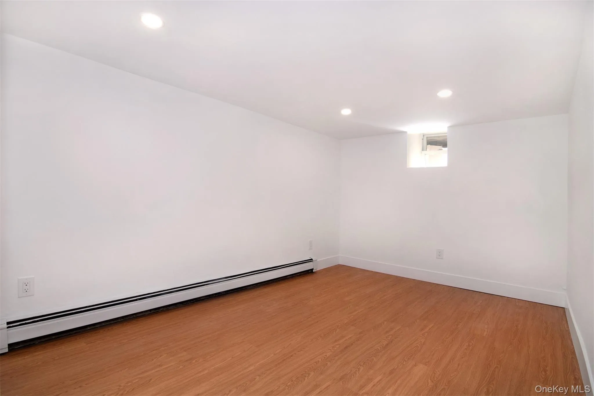 9 Buckhout Street, Greenburgh, NY, 2 Bedrooms Bedrooms, 4 Rooms Rooms,1 BathroomBathrooms,Residential Lease,For Rent,Buckhout,0,986903 9 Buckhout Street, Greenburgh, NY, 2 Bedrooms Bedrooms, 4 Rooms Rooms,1 BathroomBathrooms,Residential Lease,For Rent,Buckhout,0,986903