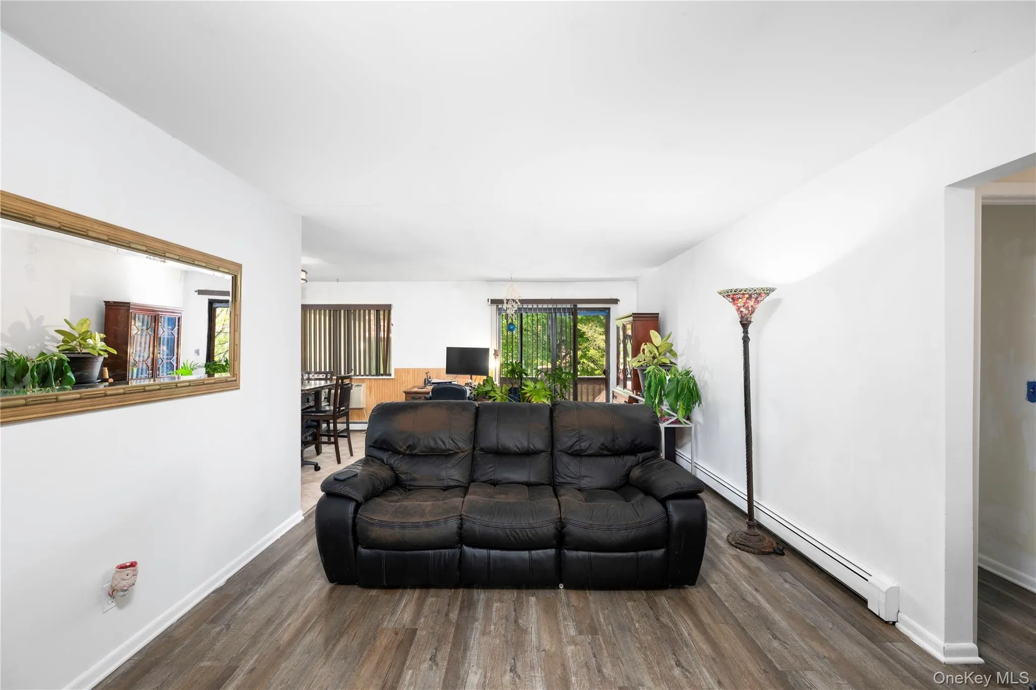 LR with view of SGD to balcony LR with view of SGD to balcony
