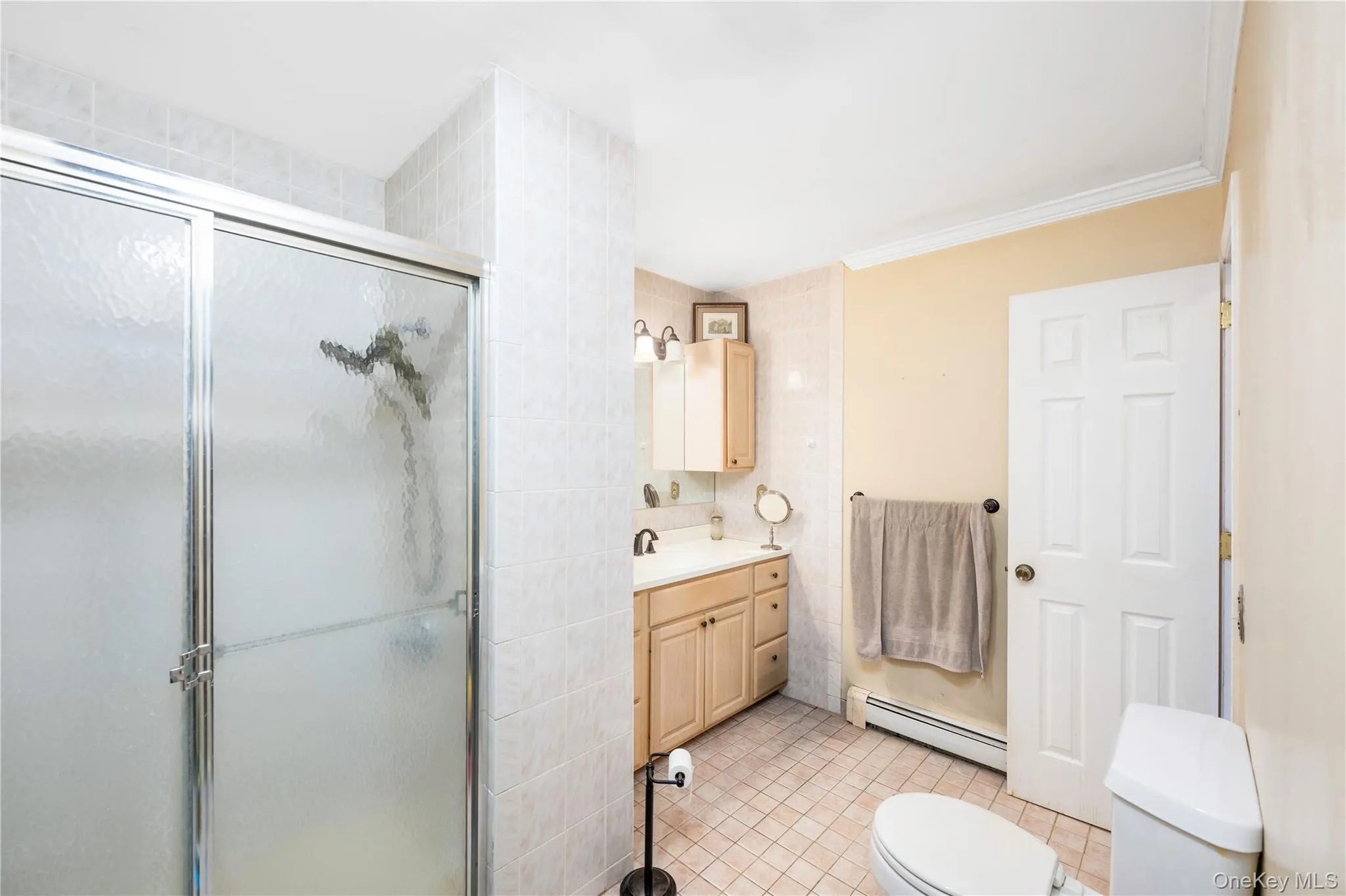 Spacious shower Spacious shower
