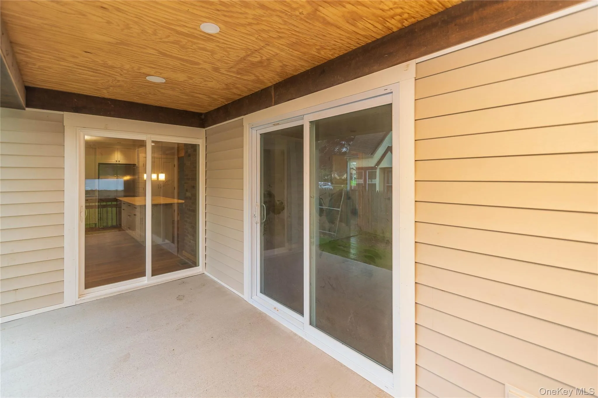 Separate Entrance for possible business Separate Entrance for possible business