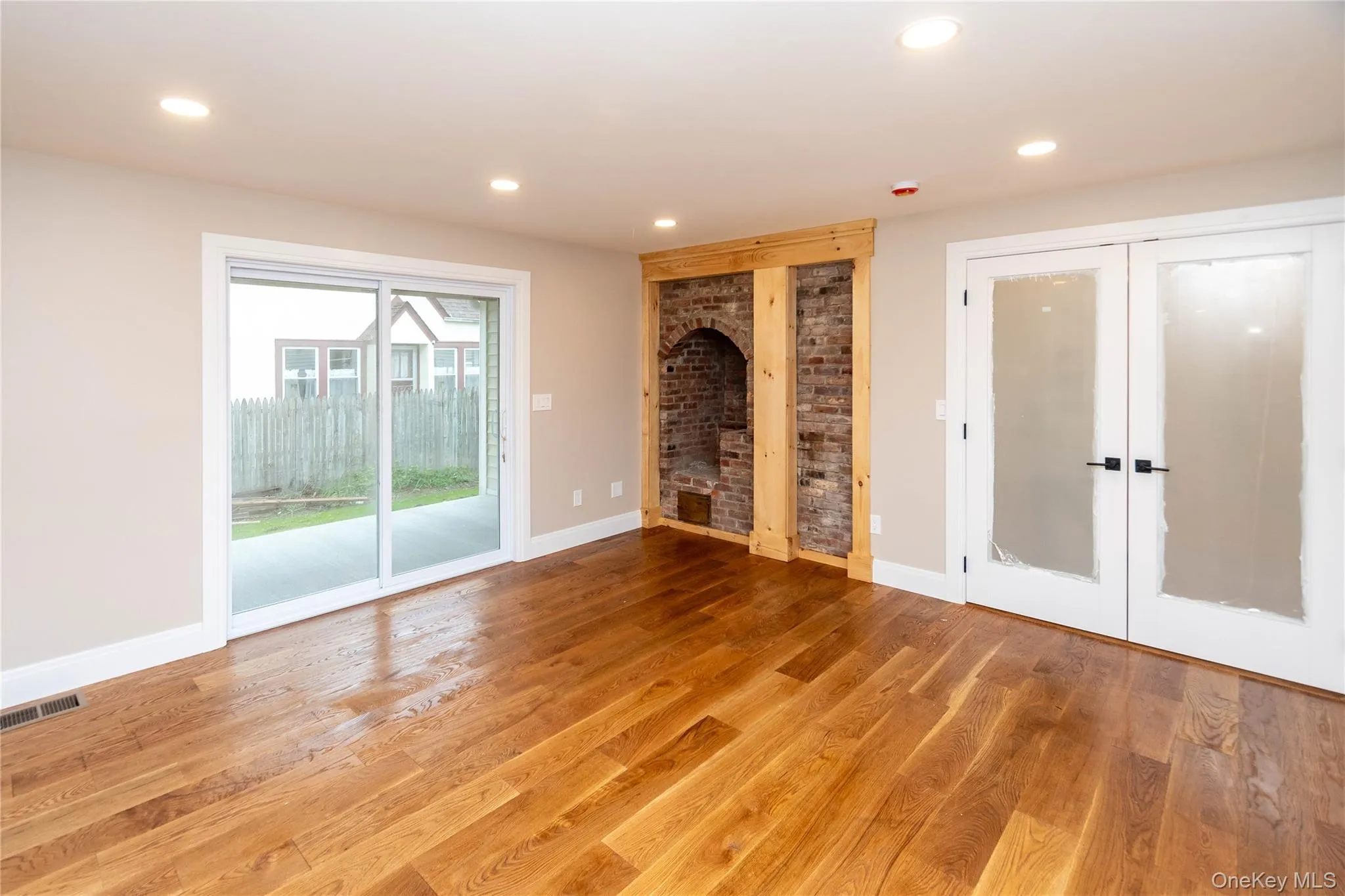 Office/Business Separate entrance. Office/Business Separate entrance.