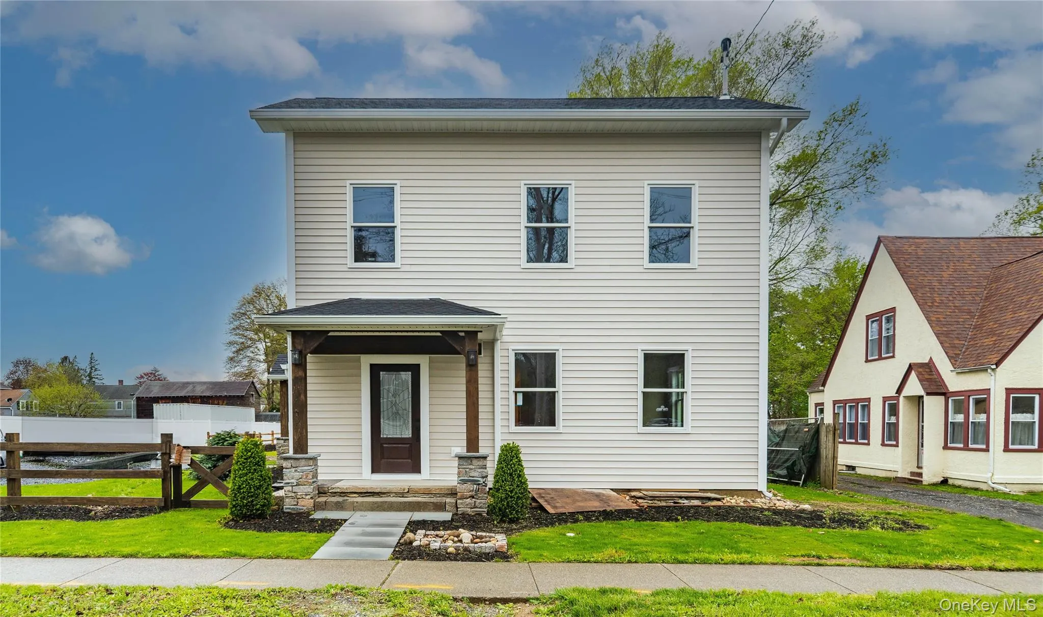 This Beauty has 3 Bedrooms/3 Full Bathrooms This Beauty has 3 Bedrooms/3 Full Bathrooms