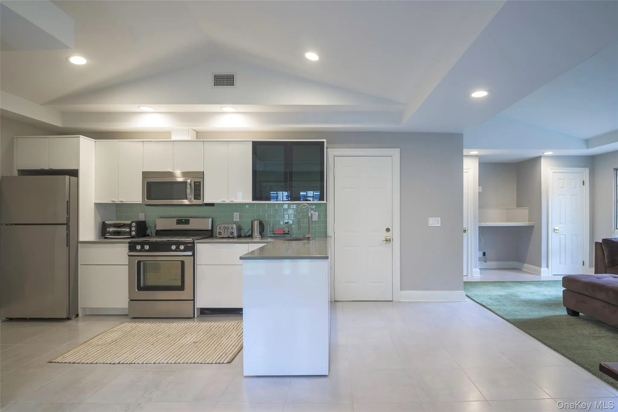 1095 Pine Valley Road, Oyster Bay, NY, 6 Bedrooms Bedrooms, 11 Rooms Rooms,5 BathroomsBathrooms,Residential,For Rent,Pine Valley,0,986963 1095 Pine Valley Road, Oyster Bay, NY, 6 Bedrooms Bedrooms, 11 Rooms Rooms,5 BathroomsBathrooms,Residential,For Rent,Pine Valley,0,986963