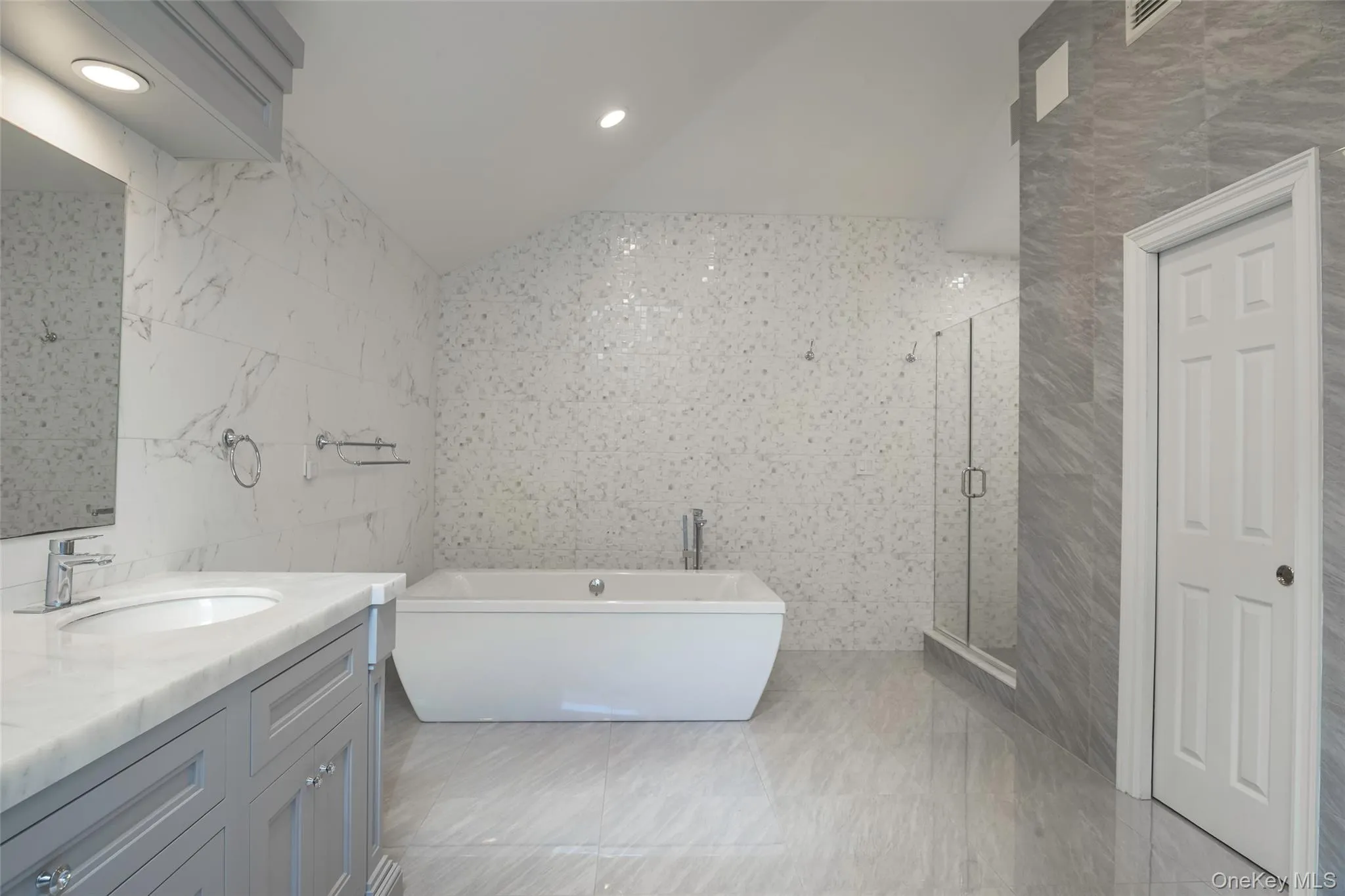 1095 Pine Valley Road, Oyster Bay, NY, 6 Bedrooms Bedrooms, 11 Rooms Rooms,5 BathroomsBathrooms,Residential,For Rent,Pine Valley,0,986963 1095 Pine Valley Road, Oyster Bay, NY, 6 Bedrooms Bedrooms, 11 Rooms Rooms,5 BathroomsBathrooms,Residential,For Rent,Pine Valley,0,986963