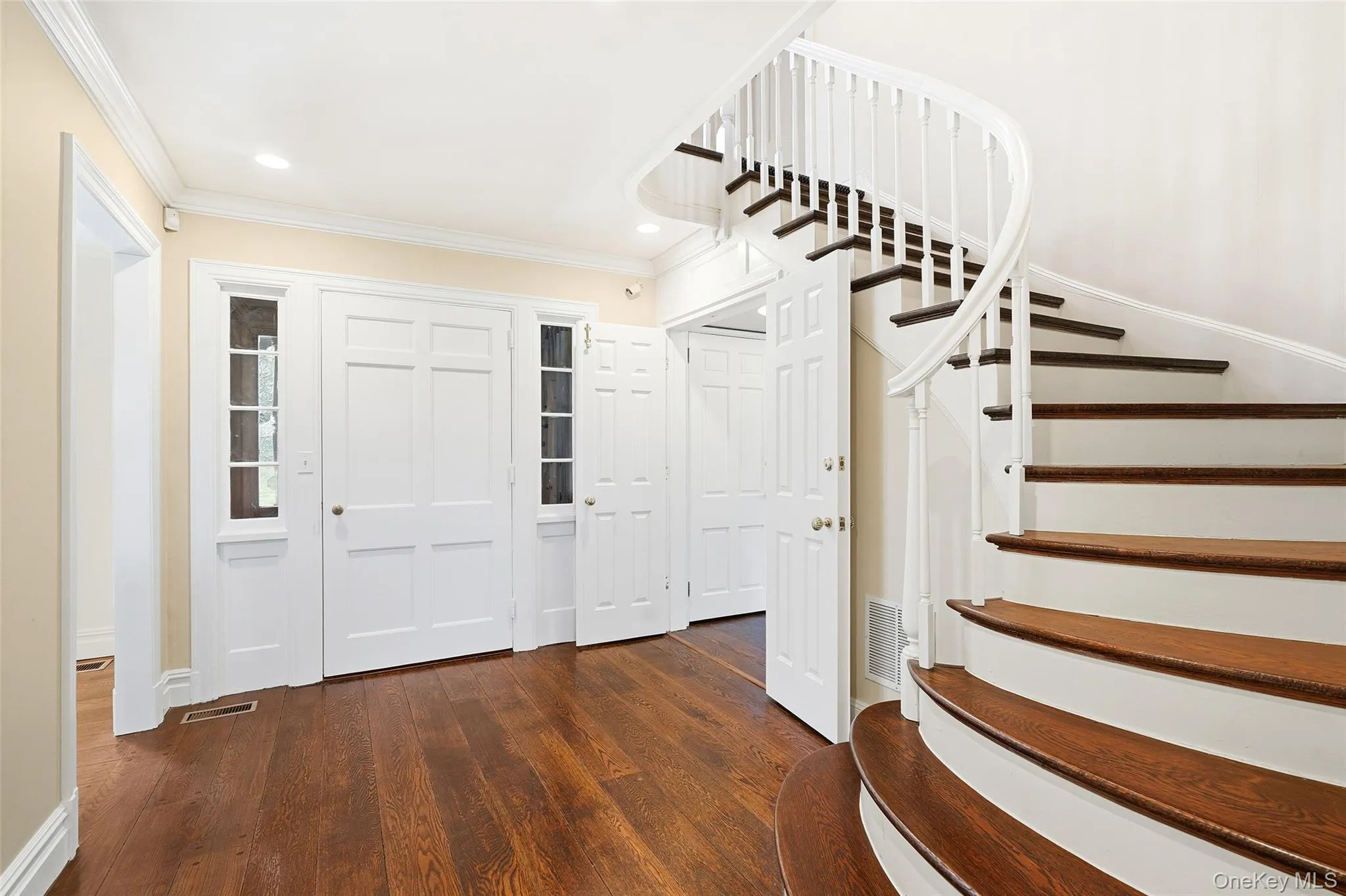 6 Club Road, Rye City, NY, 4 Bedrooms Bedrooms, 10 Rooms Rooms,3 BathroomsBathrooms,Residential Lease,For Rent,Club,0,986964 6 Club Road, Rye City, NY, 4 Bedrooms Bedrooms, 10 Rooms Rooms,3 BathroomsBathrooms,Residential Lease,For Rent,Club,0,986964