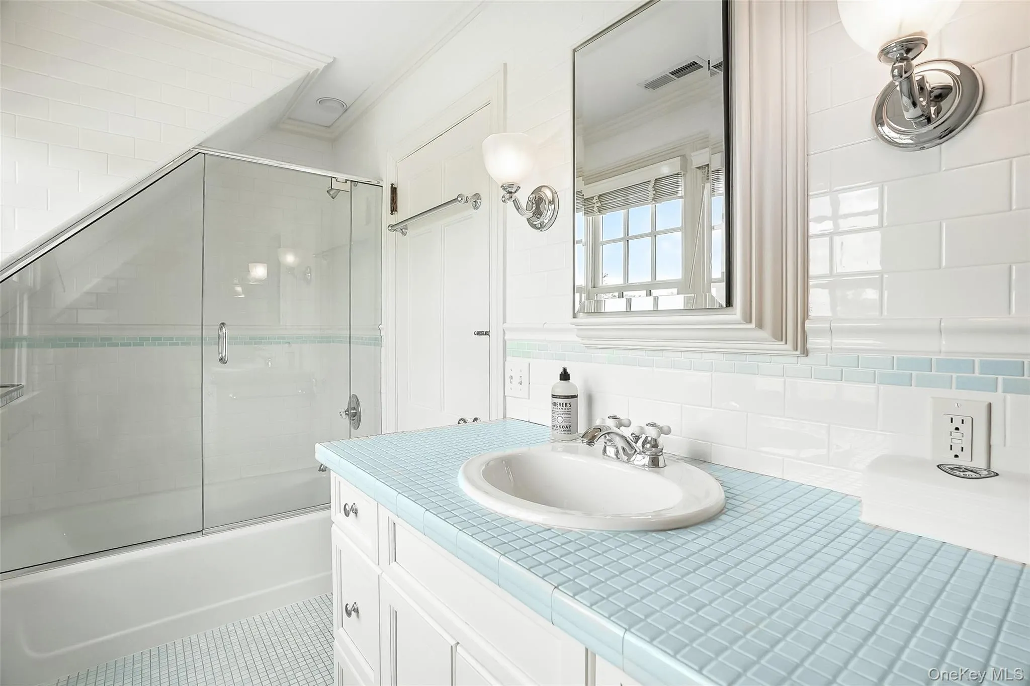 6 Club Road, Rye City, NY, 4 Bedrooms Bedrooms, 10 Rooms Rooms,3 BathroomsBathrooms,Residential Lease,For Rent,Club,0,986964 6 Club Road, Rye City, NY, 4 Bedrooms Bedrooms, 10 Rooms Rooms,3 BathroomsBathrooms,Residential Lease,For Rent,Club,0,986964