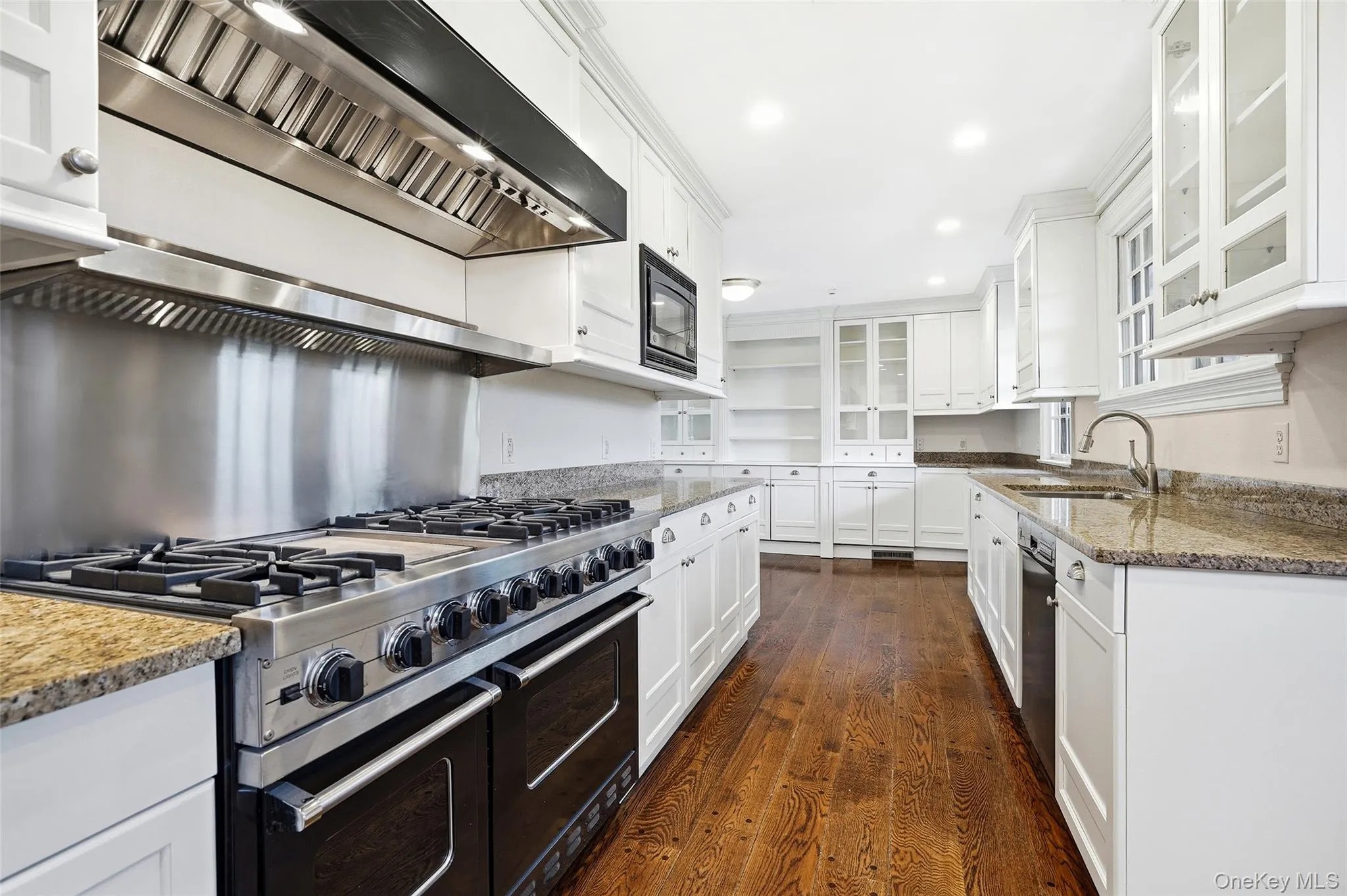 6 Club Road, Rye City, NY, 4 Bedrooms Bedrooms, 10 Rooms Rooms,3 BathroomsBathrooms,Residential Lease,For Rent,Club,0,986964 6 Club Road, Rye City, NY, 4 Bedrooms Bedrooms, 10 Rooms Rooms,3 BathroomsBathrooms,Residential Lease,For Rent,Club,0,986964