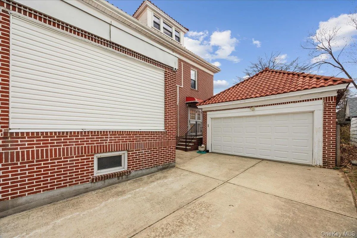Detached Large Garage Detached Large Garage