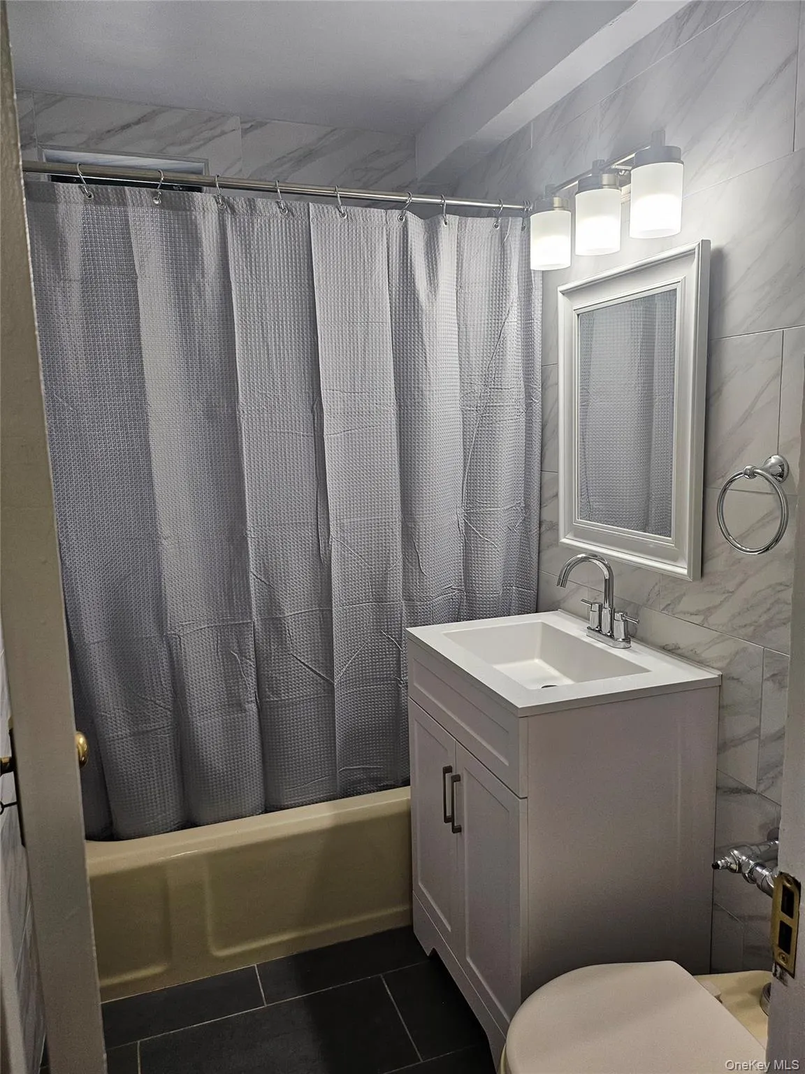 1705 Purdy Street, New York, NY, 3 Bedrooms Bedrooms, 6 Rooms Rooms,1 BathroomBathrooms,Residential,For Rent,Purdy,0,986975 1705 Purdy Street, New York, NY, 3 Bedrooms Bedrooms, 6 Rooms Rooms,1 BathroomBathrooms,Residential,For Rent,Purdy,0,986975