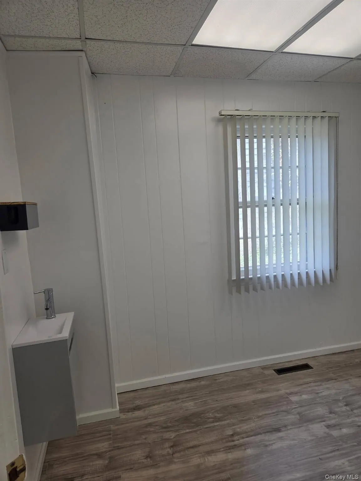 631 Montauk Highway, Islip, NY, ,Commercial Lease,For Rent,Montauk,0,986976 631 Montauk Highway, Islip, NY, ,Commercial Lease,For Rent,Montauk,0,986976